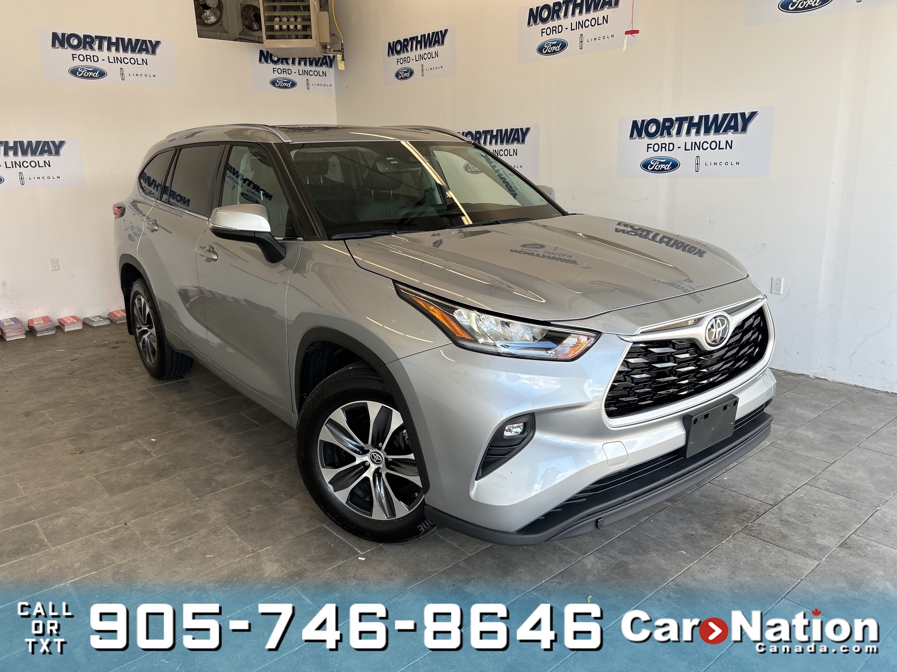 2021 Toyota Highlander XLE | AWD | LEATHER | ROOF | TOUCHSCREEN | 8 PASS