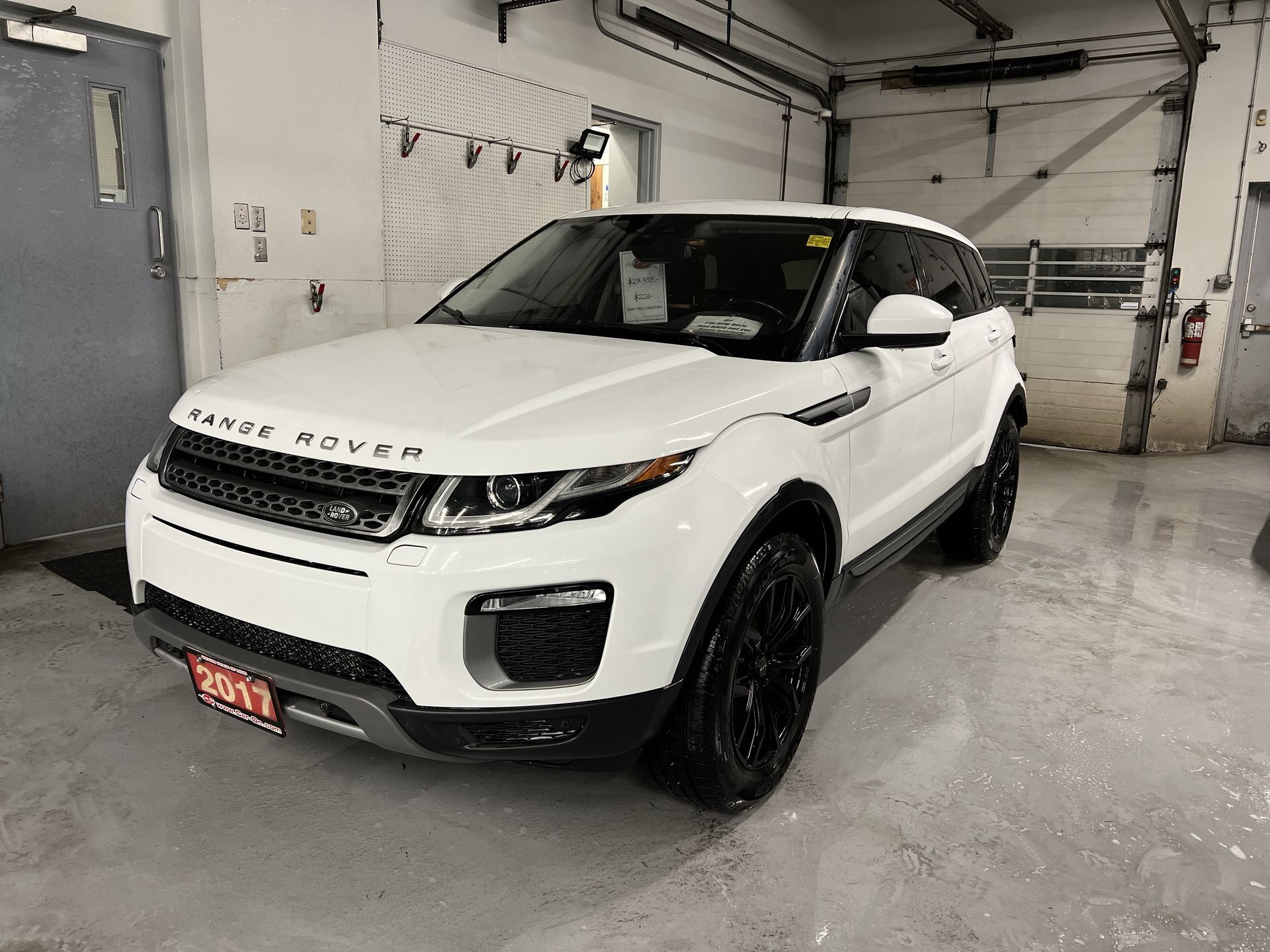 2017 Land Rover Range Rover Evoque AWD | PANO ROOF | HTD LEATHER | NAV | REAR CAM