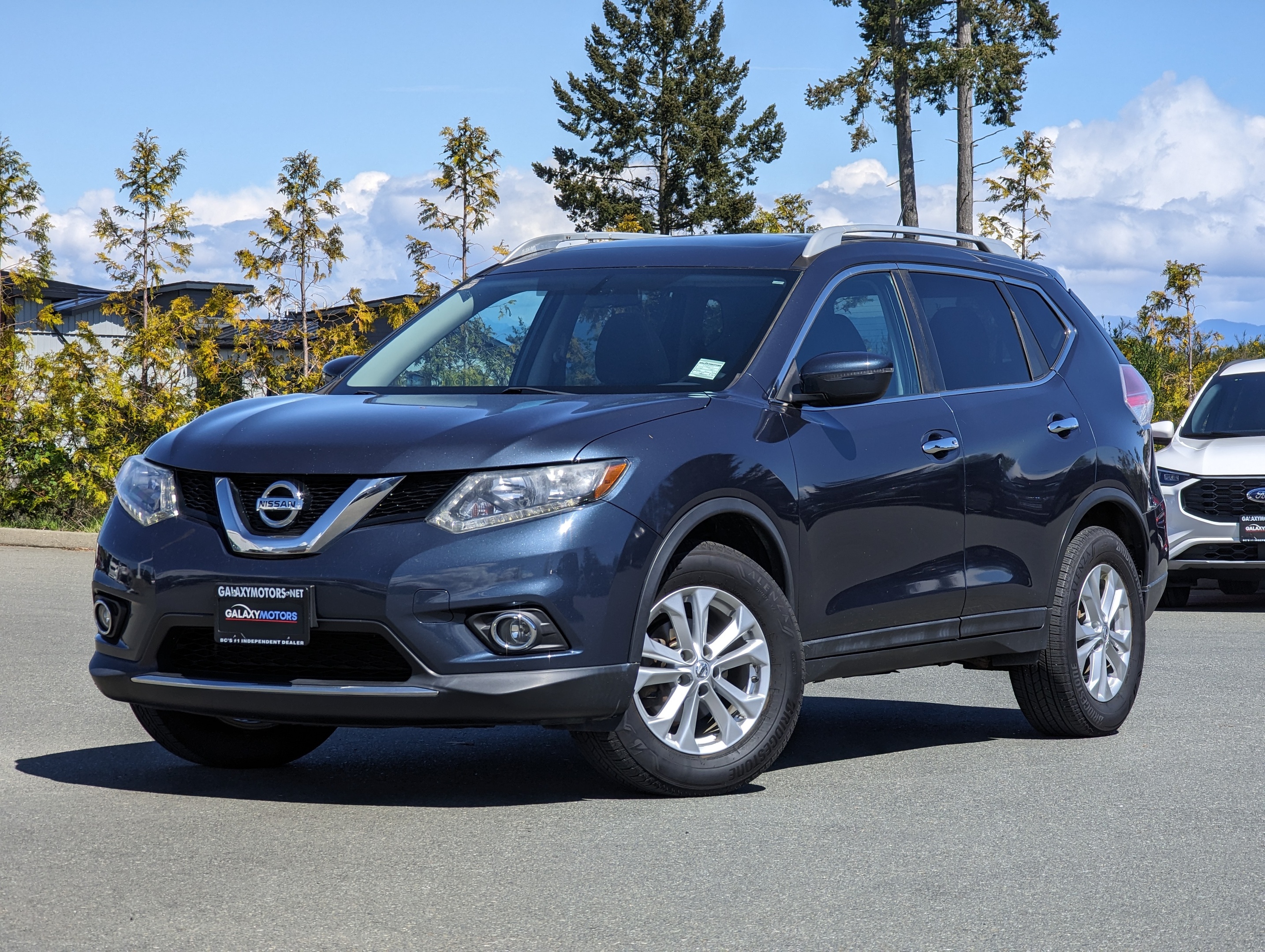 2016 Nissan Rogue SV - No Accidents, AWD, Heated Seats