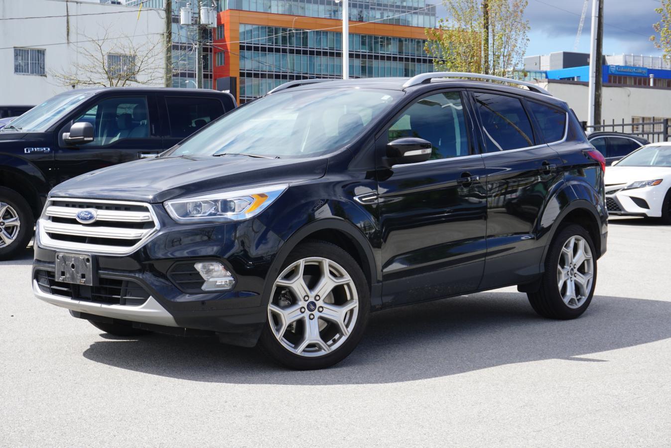 2019 Ford Escape Titanium | AWD | Panoramic Roof | Trailer Tow Pack