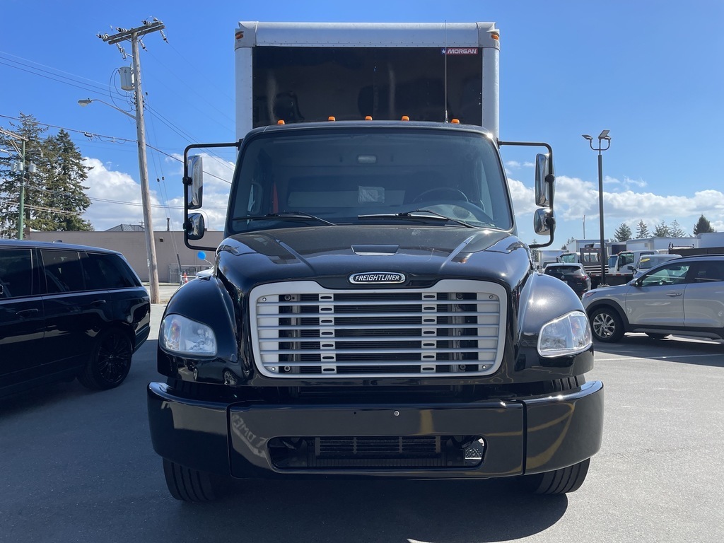 2016 Freightliner BUSINESS CLASS M2 106 DRY BOX + POWER TAILGATE + 26,000 GVW + 255" WB 