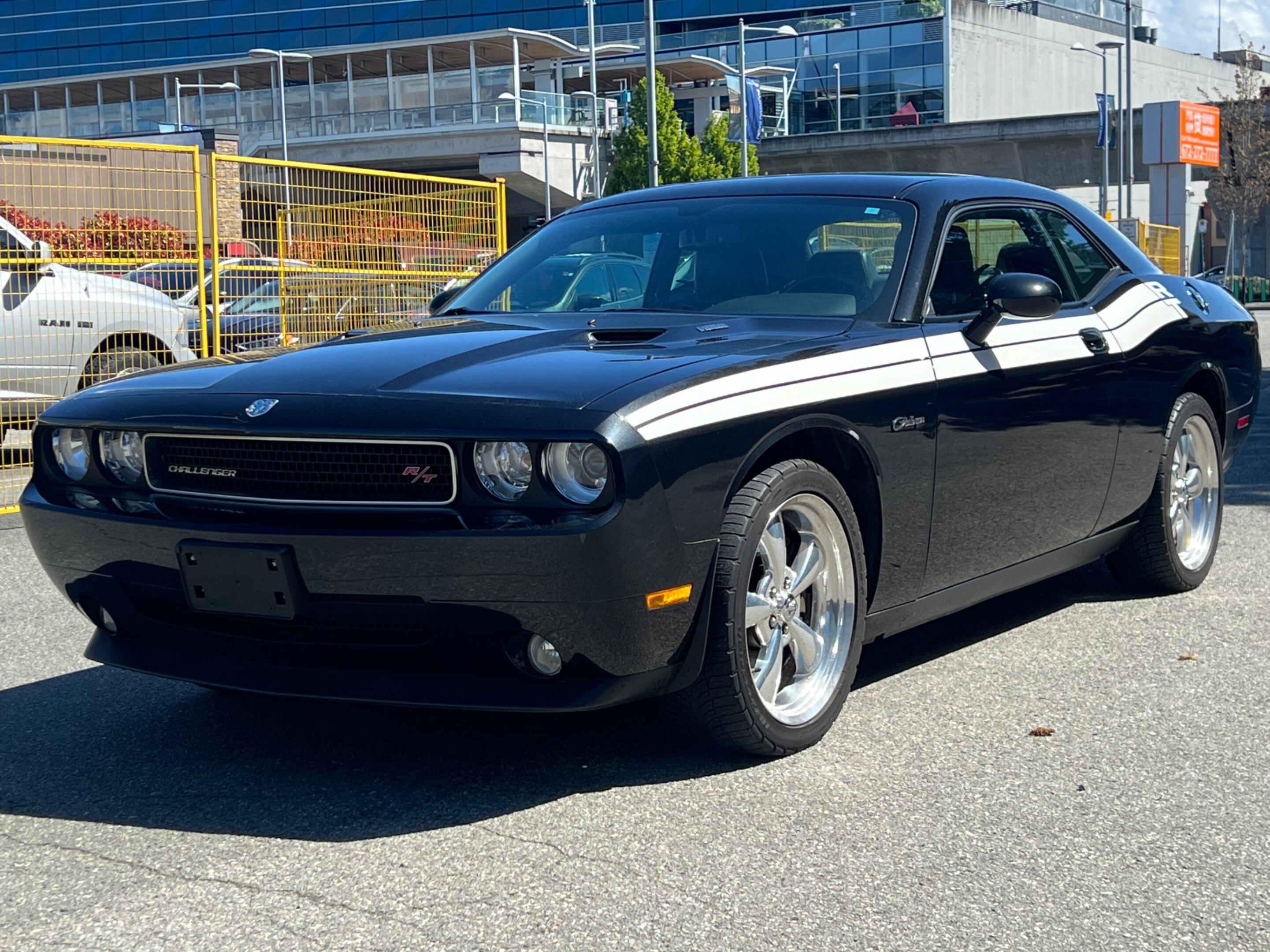 2010 Dodge Challenger 2dr Cpe R/T Classic/ BC LOCAL CAR/ NO ACCIDENT
