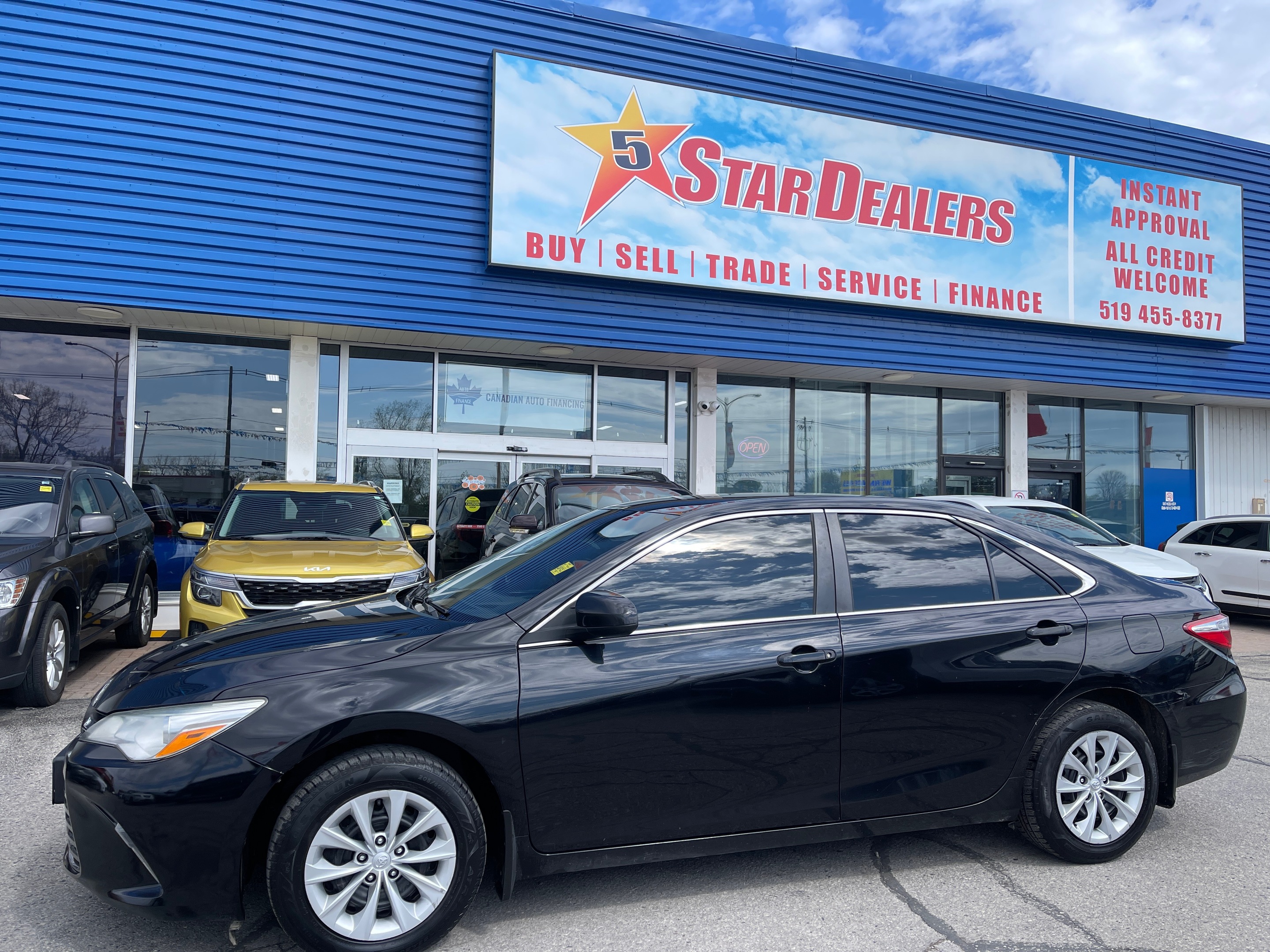 2017 Toyota Camry LE  NAV H-SEATS LOADED MINT WE FINANCE ALL CREDTI!