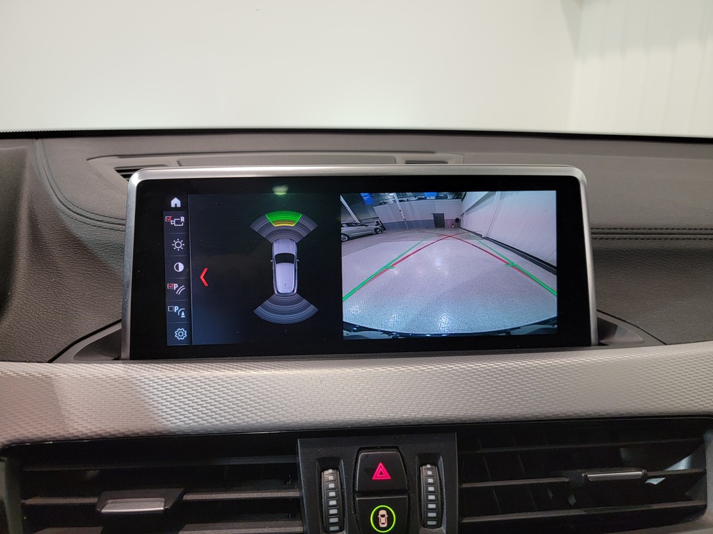 BMW X2 2022 Climatisation, Système de navigation, Mirroirs électriques, Vitres électriques, Régulateur de vitesse, Sièges chauffants, Toit ouvrant, Bluetooth, caméra-rétroviseur, Siège à réglage électrique, Commandes de la radio au volant