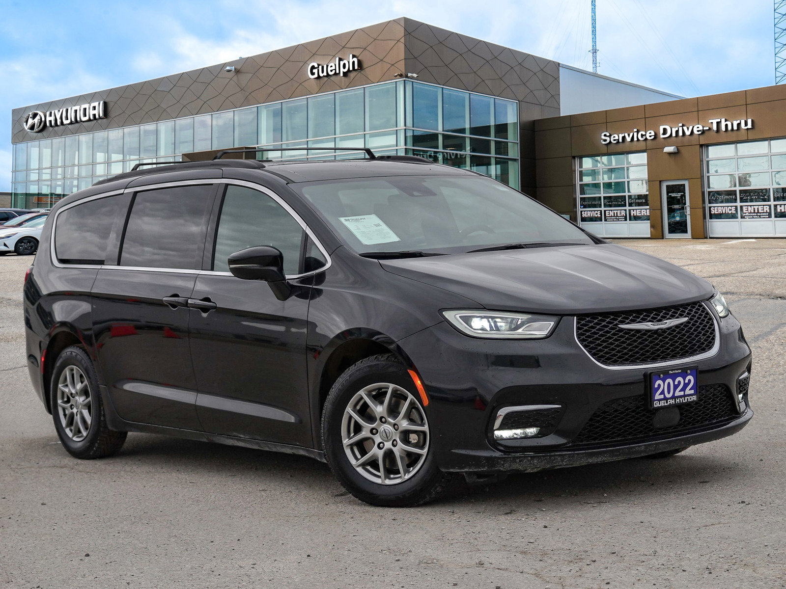 2022 Chrysler Pacifica Touring | HEATED SEATS AND WHEEL | LANEKEEP |