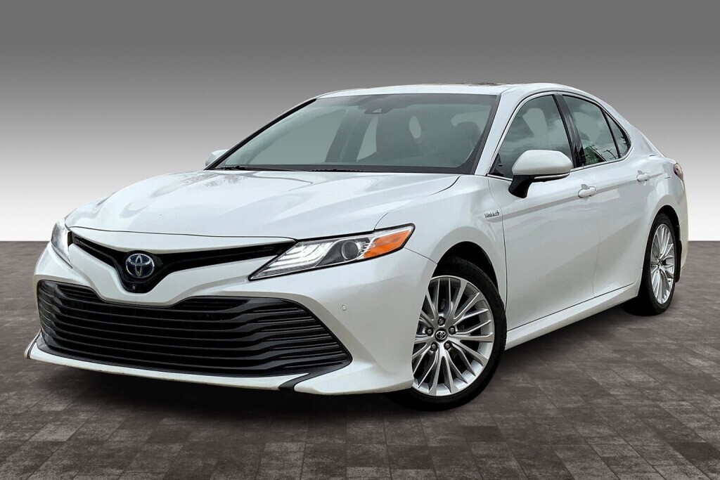 2018 Toyota Camry XLE HEV