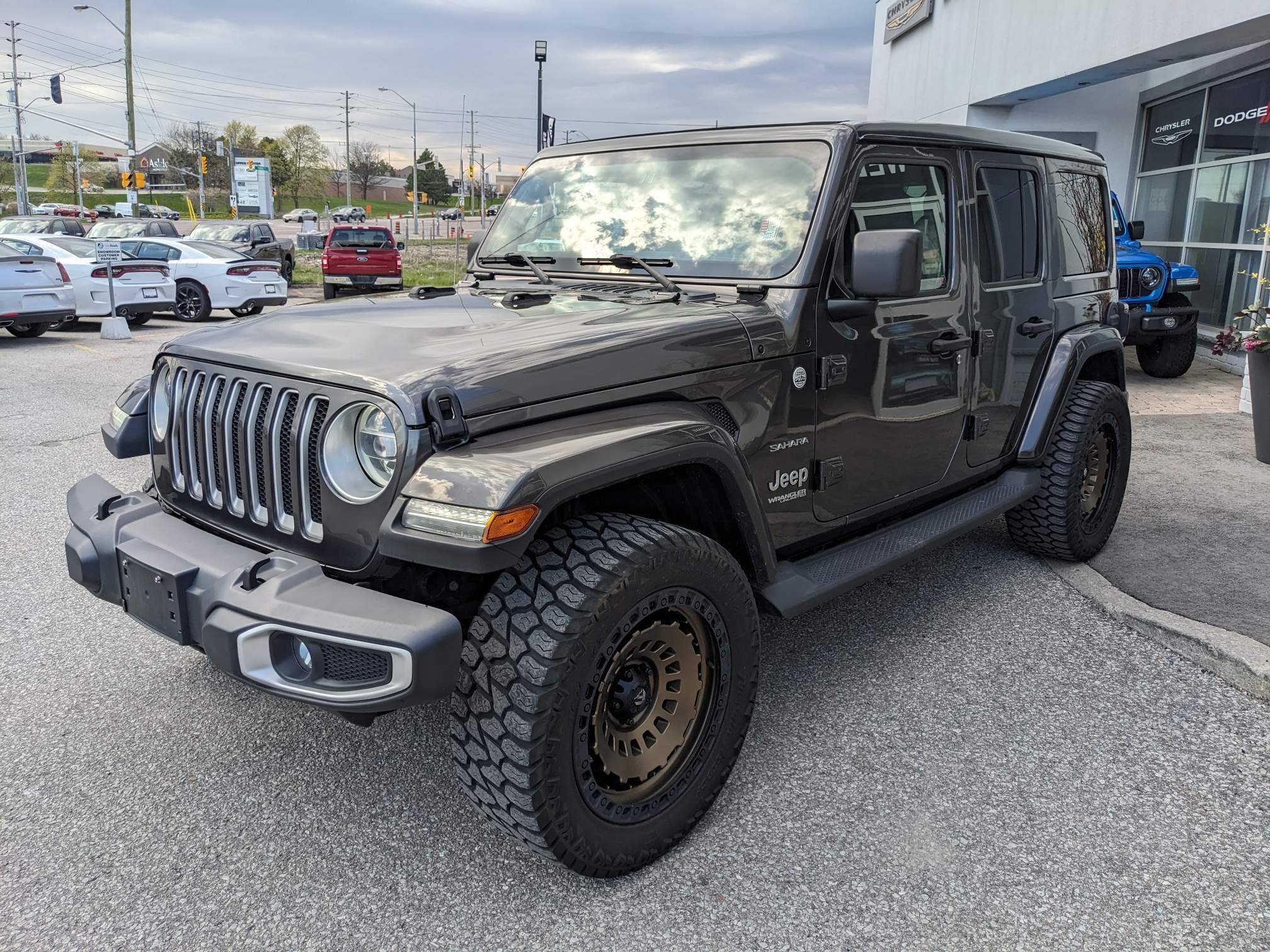 2019 Jeep WRANGLER UNLIMITED Sahara | Sky Power Soft Touch Roof | Navigation |