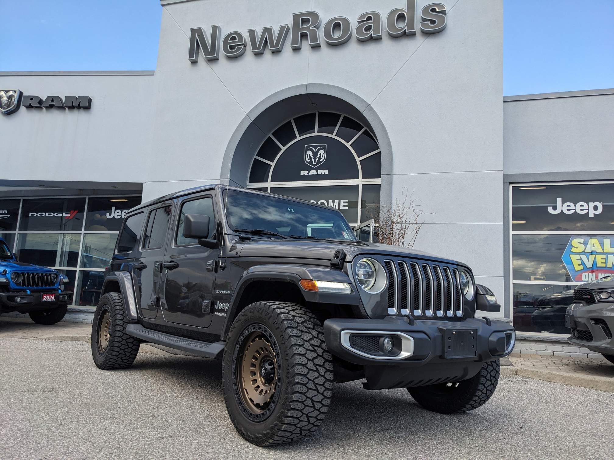 2019 Jeep WRANGLER UNLIMITED Sahara | Sky Power Soft Touch Roof | Navigation |