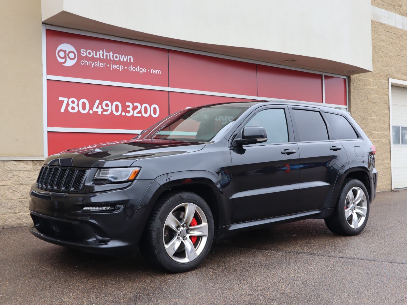 2016 Jeep Grand Cherokee SRT IN BRILLIANT BLACK EQUIPPED WITH A 6.4L HEMI S