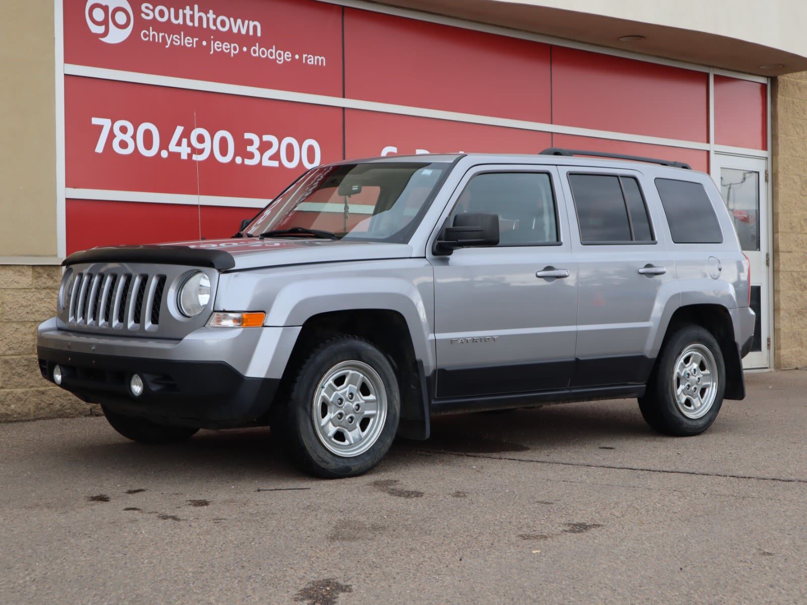 2015 Jeep Patriot NORTH IN BILLET METALLIC EQUIPPED WITH A 2.4L I4 ,