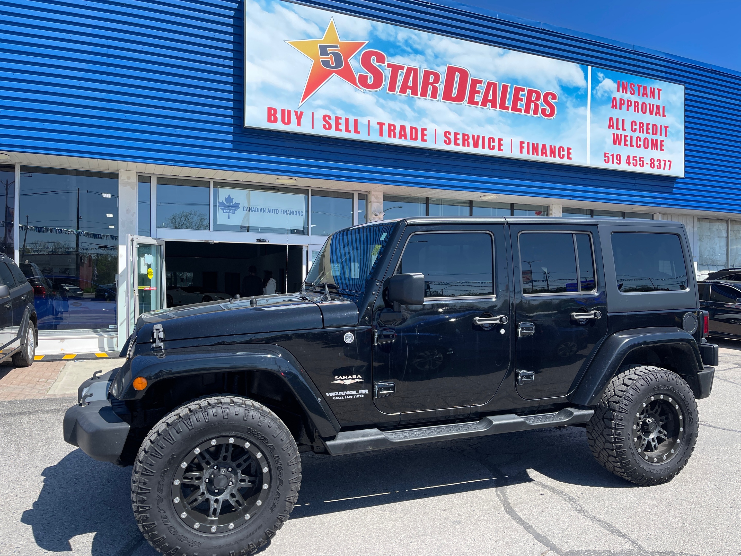 2013 Jeep WRANGLER UNLIMITED 4WD 4dr Sahara MINT! WE FINANCE ALL CREDIT!