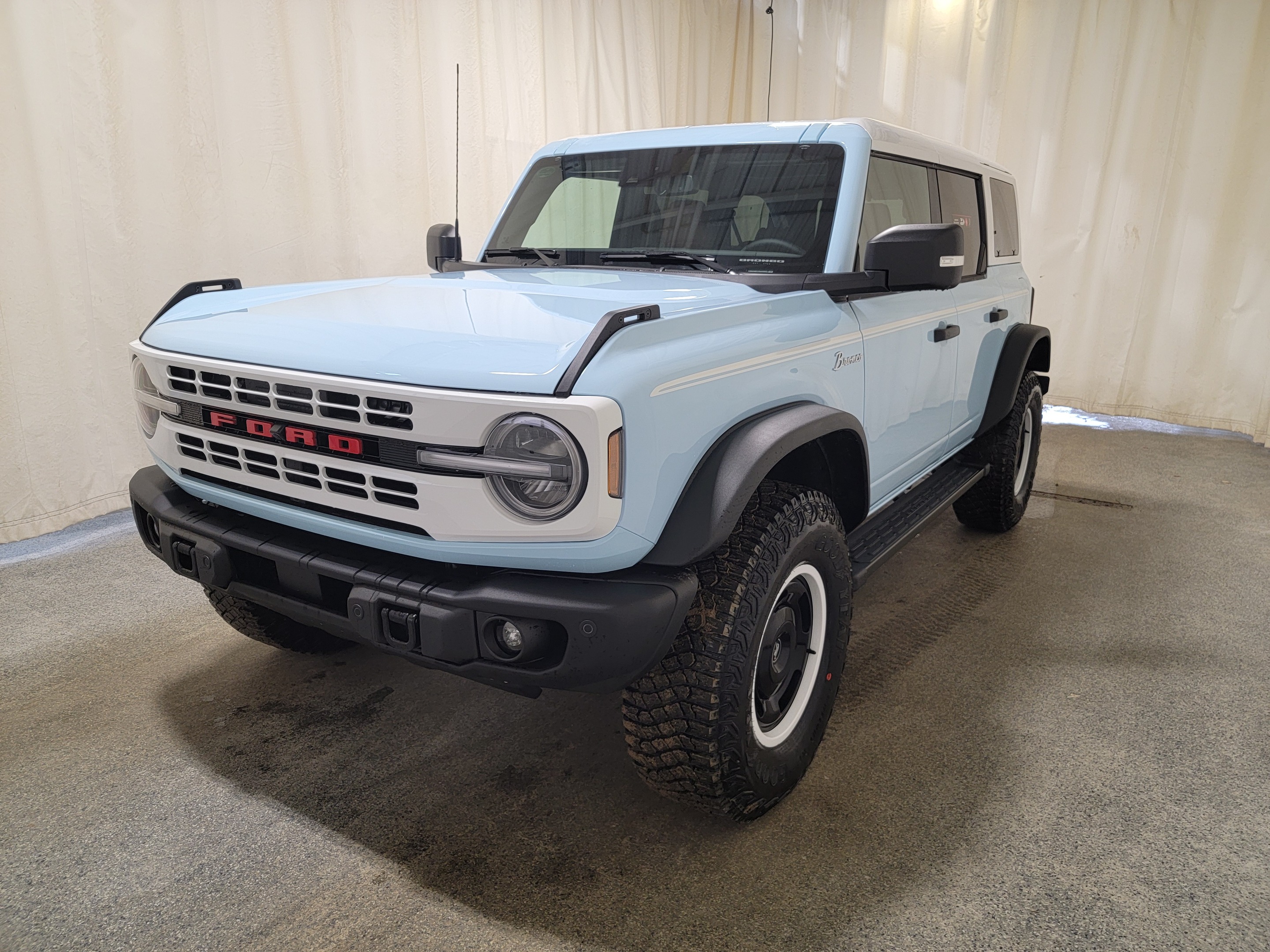 2024 Ford Bronco HERITAGE LIMITED EDITION W/ HARD TOP