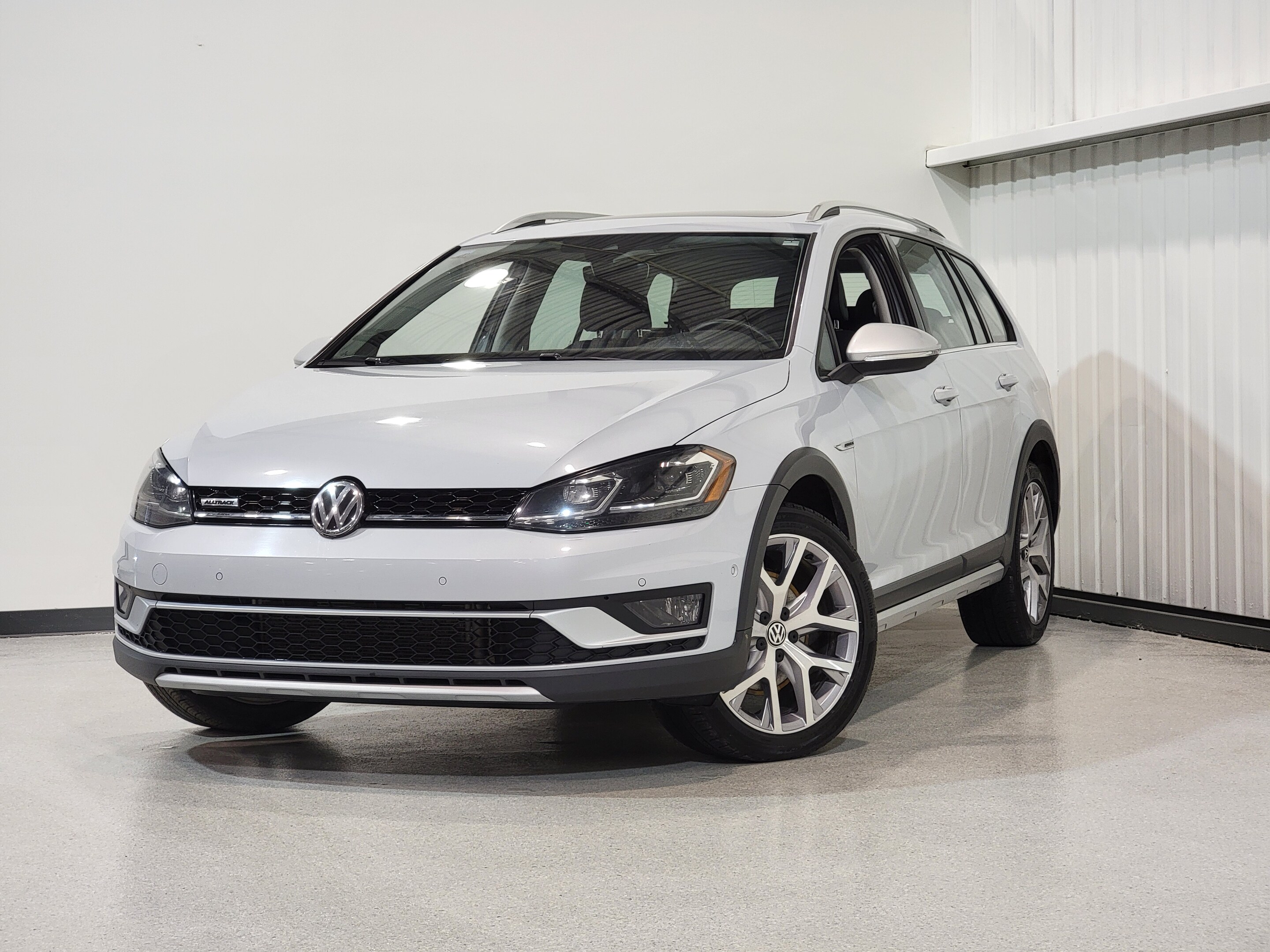 2019 Volkswagen Golf Alltrack AWD, Cuir, Toit panoramique, Carplay