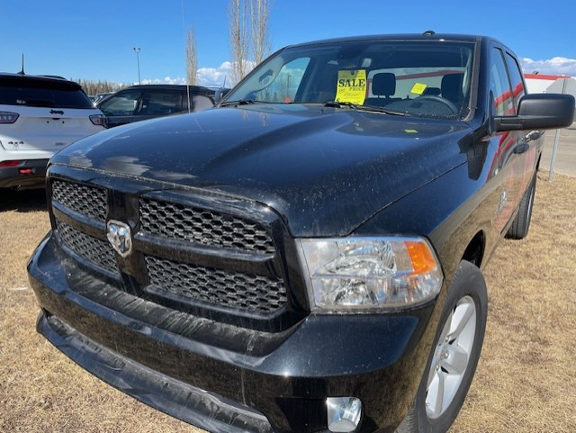 2023 Ram 1500 Classic SAVE $14,000 ,FREE DELIVERY IN ALBERTA!!