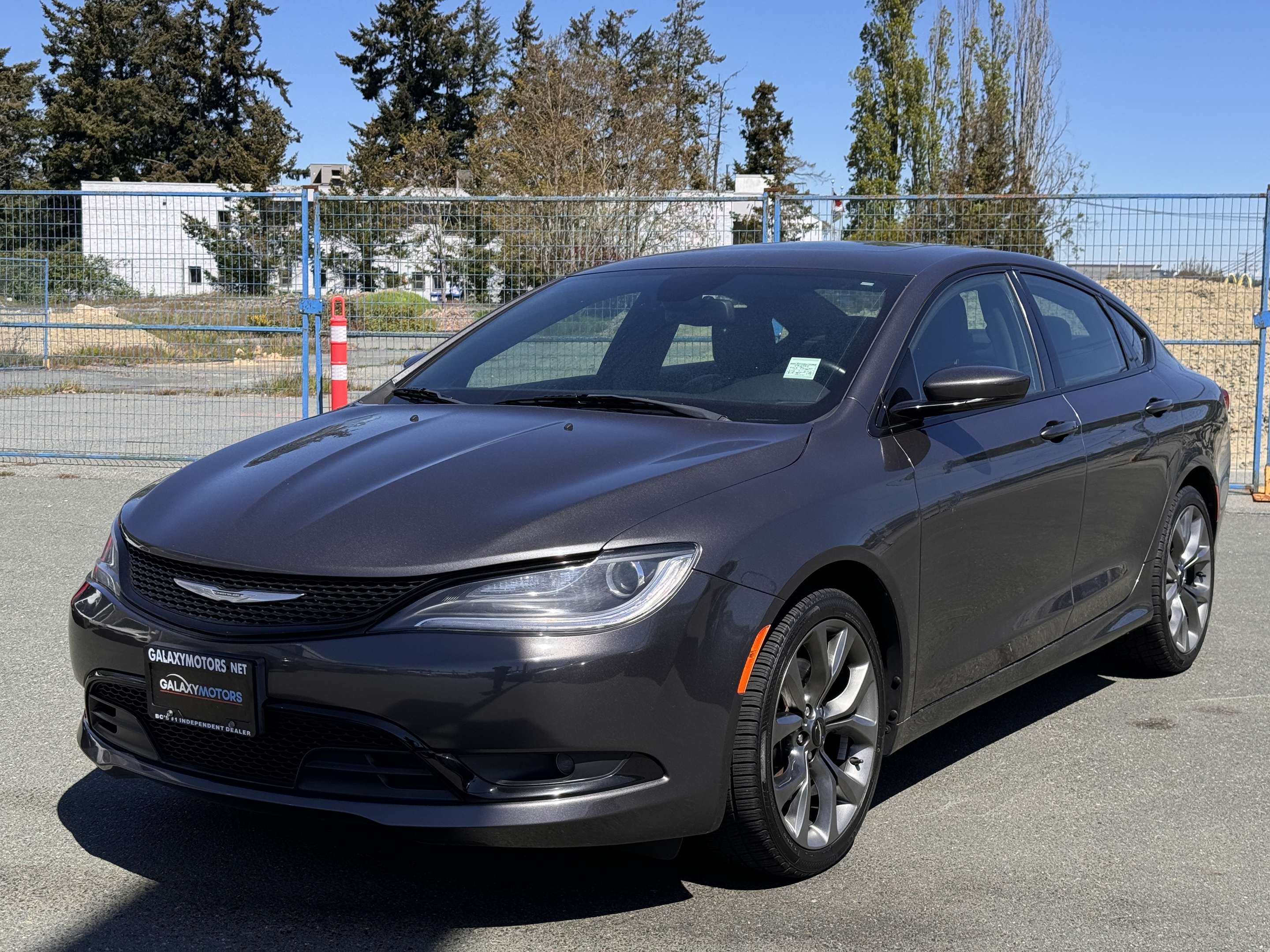 2016 Chrysler 200 S FWD-Pano Sunroof,GPS,Uconnect,Heated Seats,A/C