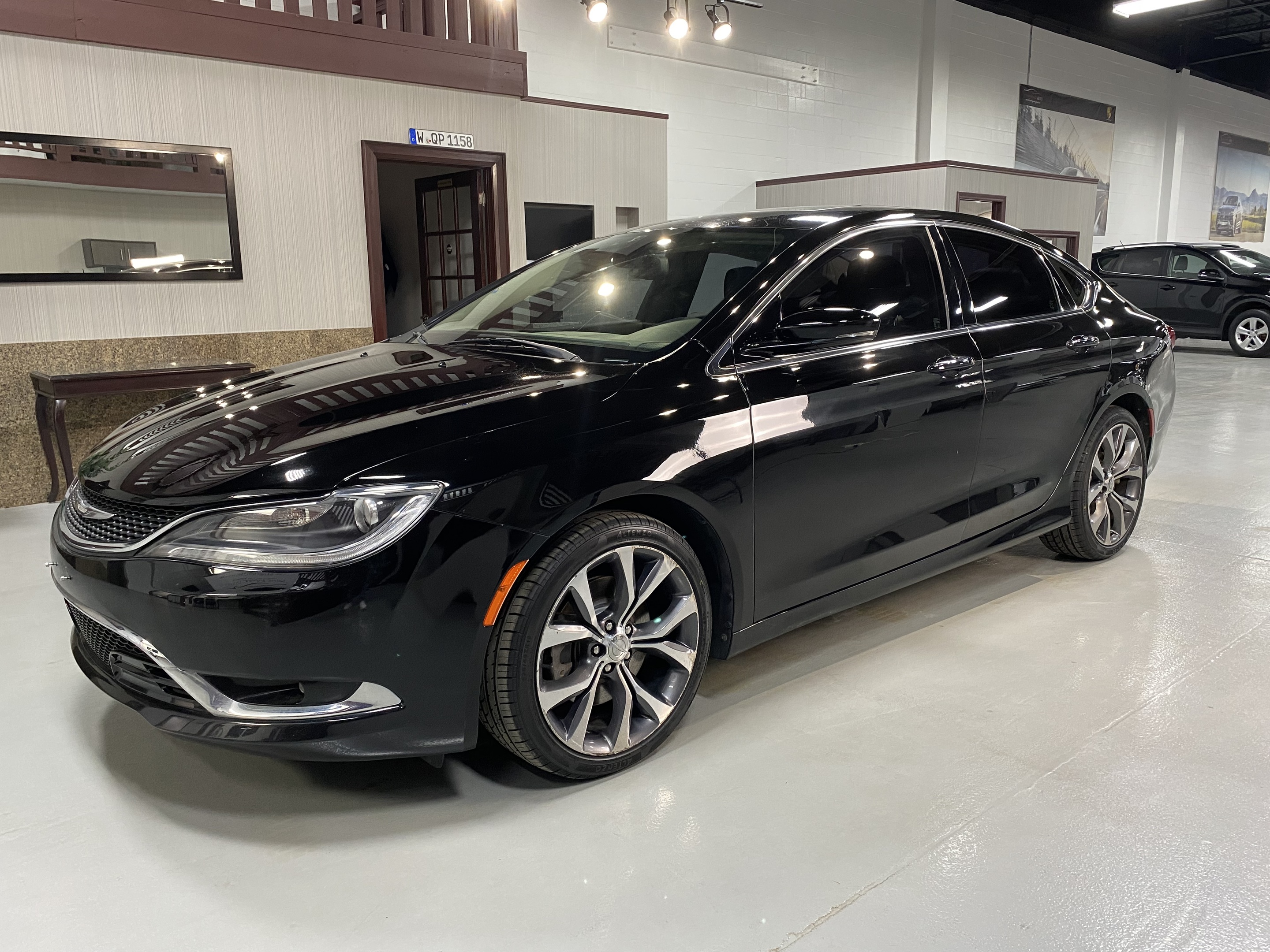 2016 Chrysler 200 No Acciidents, Low KMS