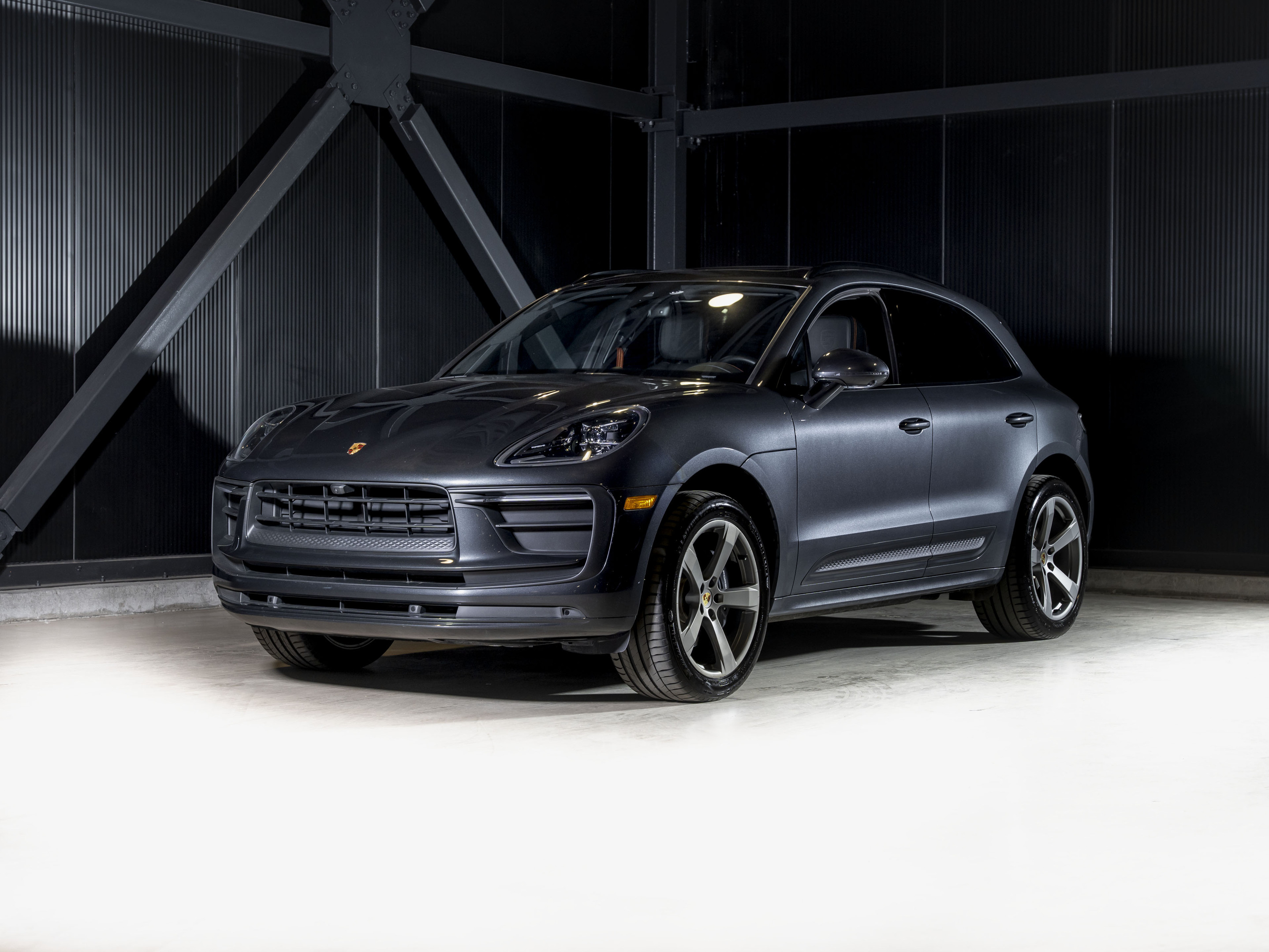 2023 Porsche Macan Certified Pre-Owned - Premium Plus Package 