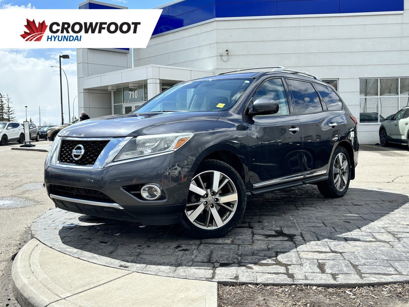 2014 Nissan Pathfinder Platinum - 4WD, No Accidents, One Owner, Keyless E