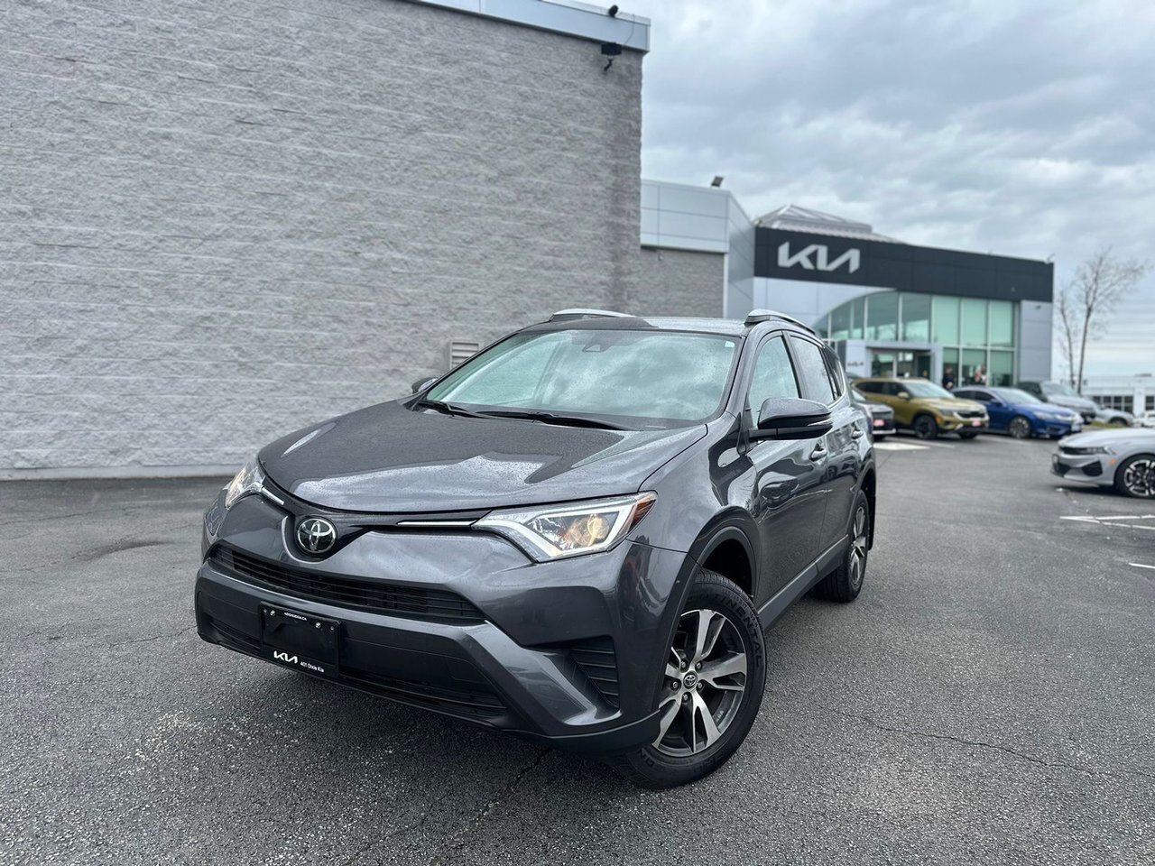 2018 Toyota RAV4 AWD LE 2 SETS OF TIRES | LE | LOW MILEAGE | WELL M