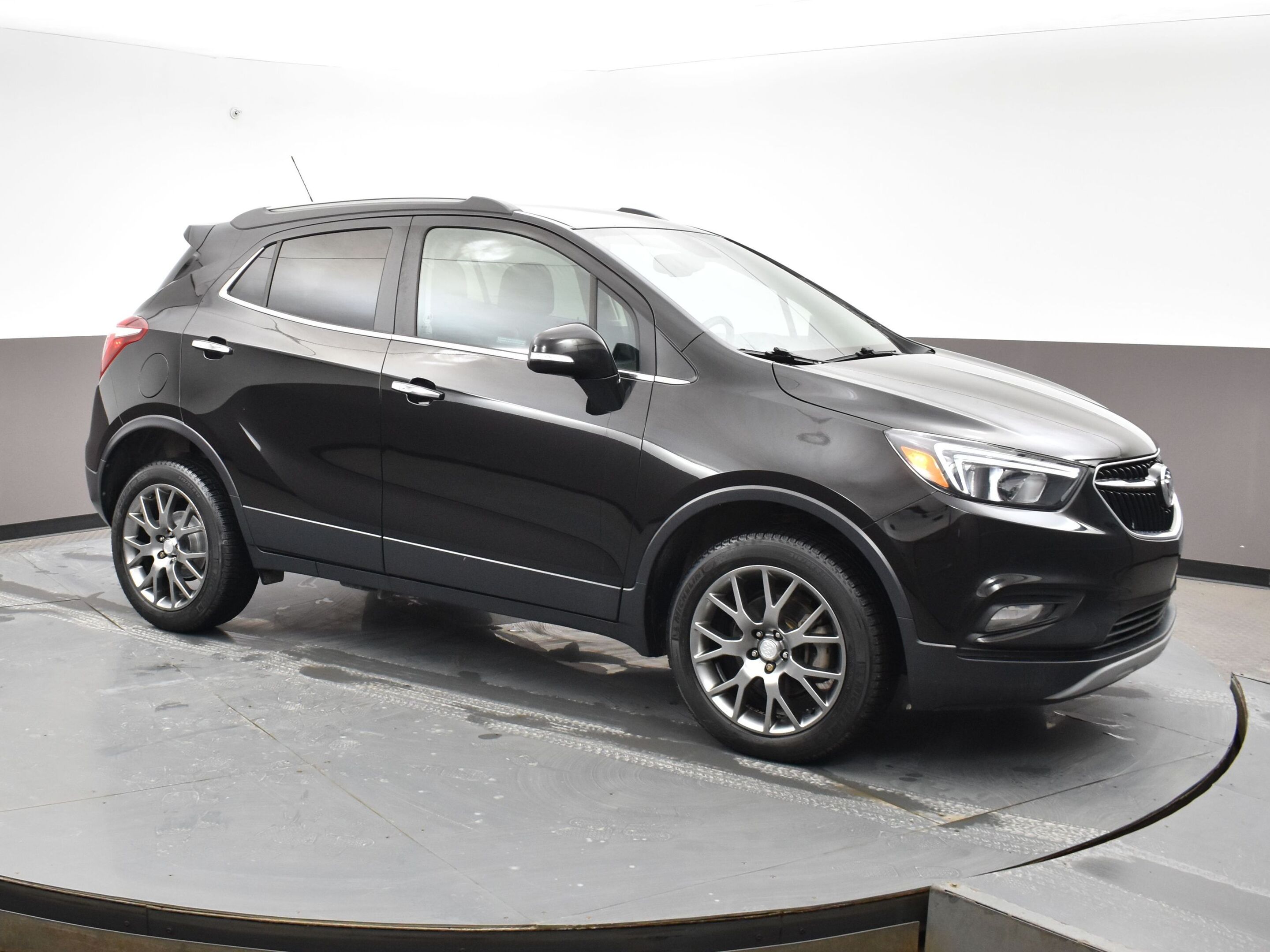 2019 Buick Encore PREFERRED AWD Low KM one owner lease return fuel e