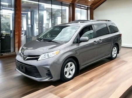 2019 Toyota Sienna LE ~ 8 Passenger ~ PWR DOORS ~ NO ACCIDENTS