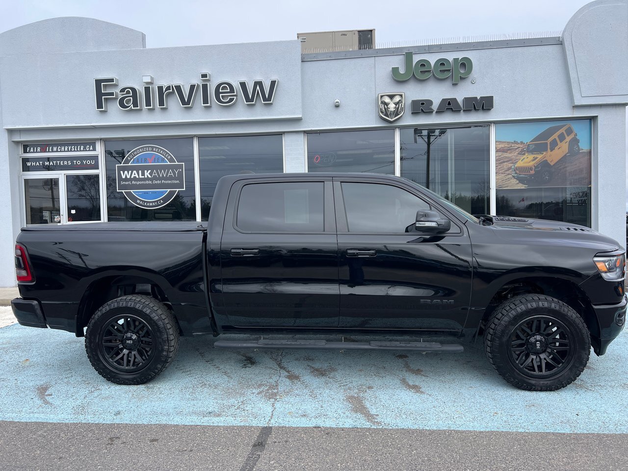 2020 Ram 1500 Sport Fully loaded with 2 1/2 inch lift kit 35 inc