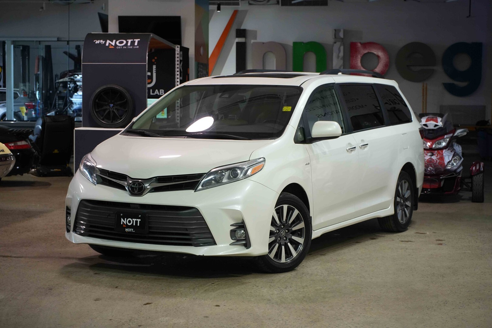 2020 Toyota Sienna XLE  | 3,500 lbs Max Towing Capacity