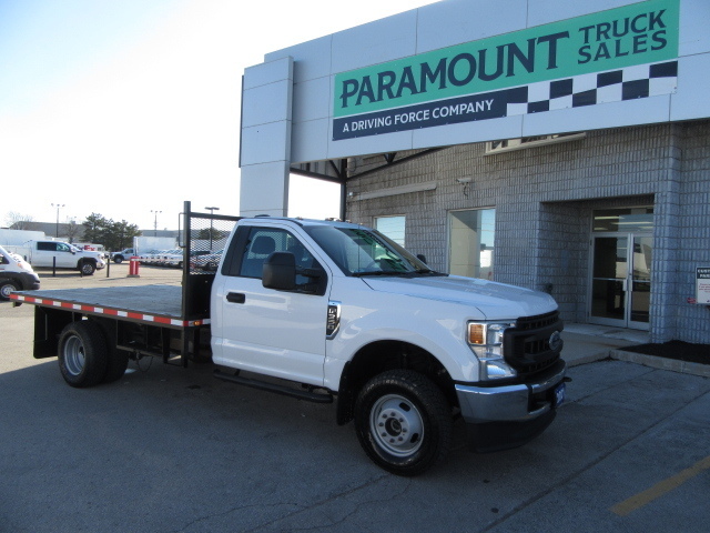2021 Ford F-350 GAS REG CAB 4X4 WITH 12 FT FLAT DECK/ 2 IN STOCK