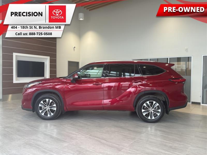 2020 Toyota Highlander XLE  Low Mileage, Sunroof,  Power Liftgate,  Softe