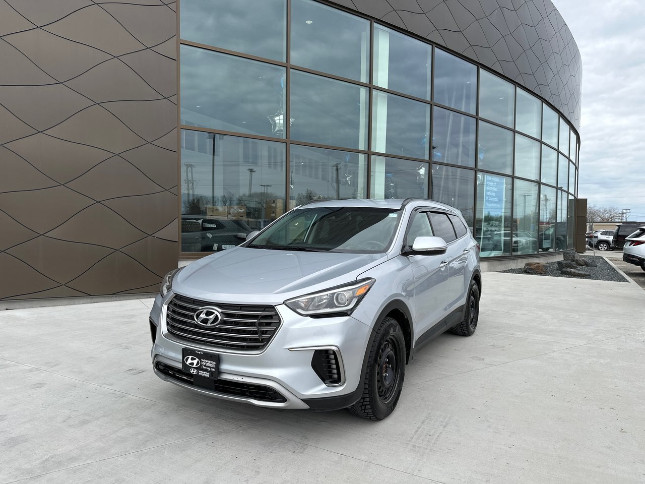 2019 Hyundai Santa Fe XL Preferred Push start, heated wheel/seats & back up