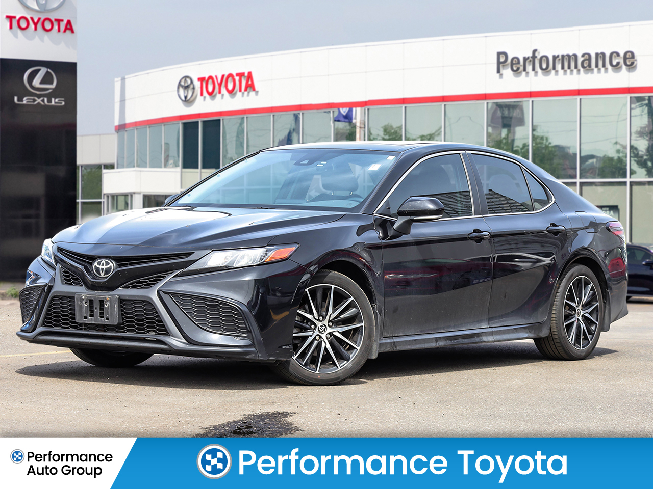 2021 Toyota Camry SE AWD Upgrade Package, One Owner, Power Sunroof