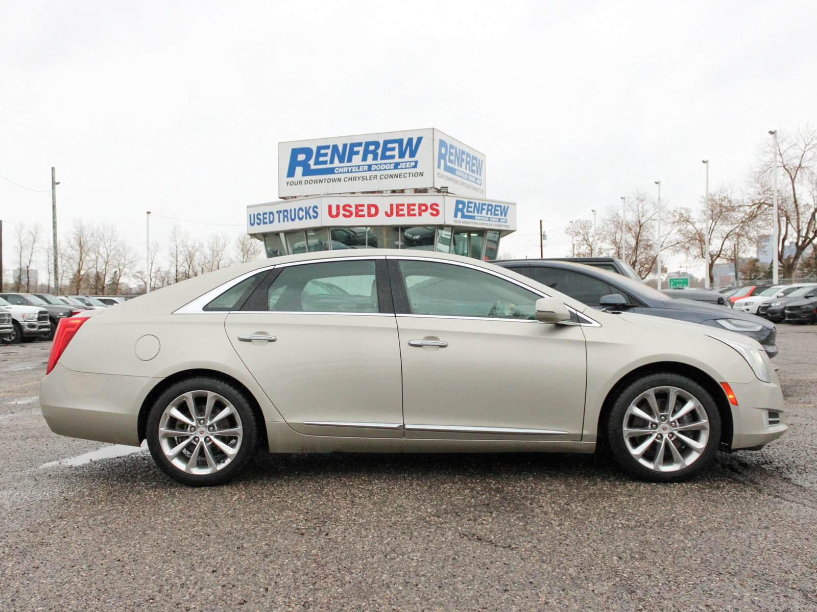 2013 Cadillac XTS Premium Collection AWD, HUD, Bose Audio, Heated/Co