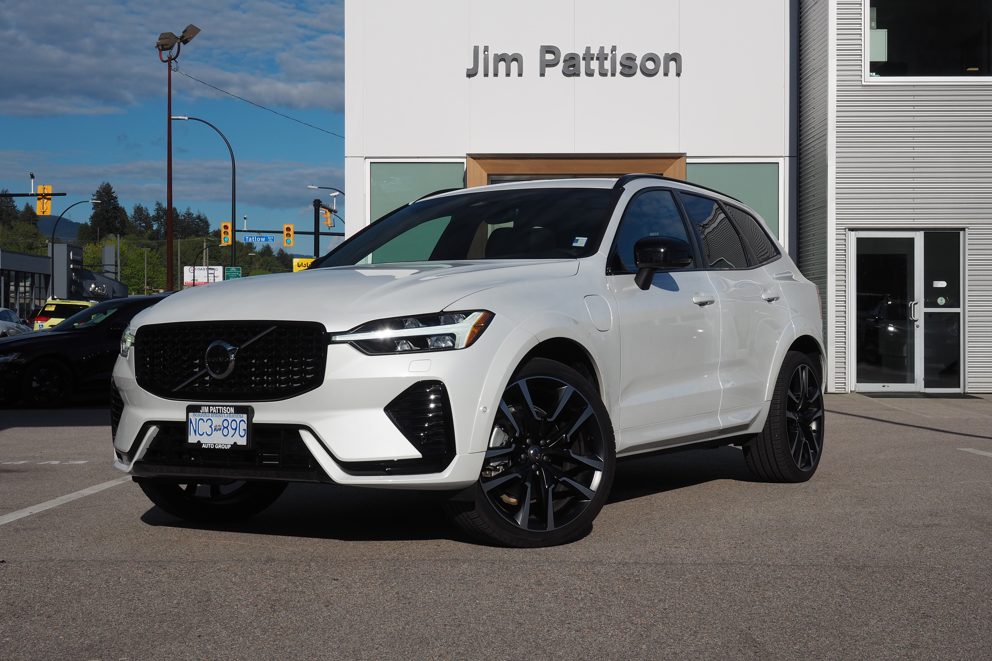 2024 Volvo XC60 Recharge T8 Ultimate Dark Theme - DEMO DEAL/DAVE $2,000