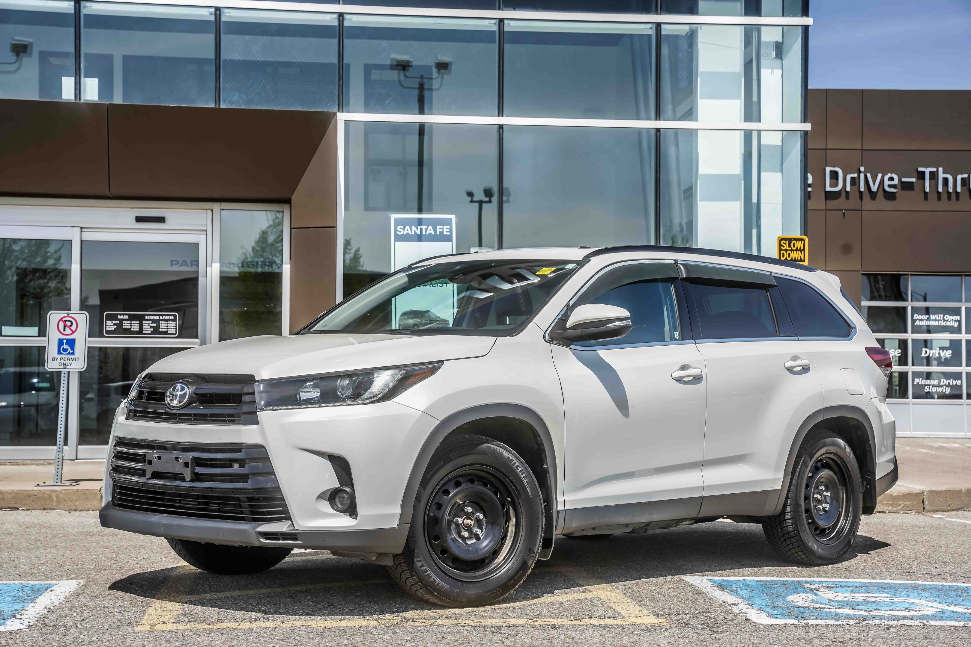 2019 Toyota Highlander AWD XLE  with SE PACKAGE / 2 SETS OF WHEELS /