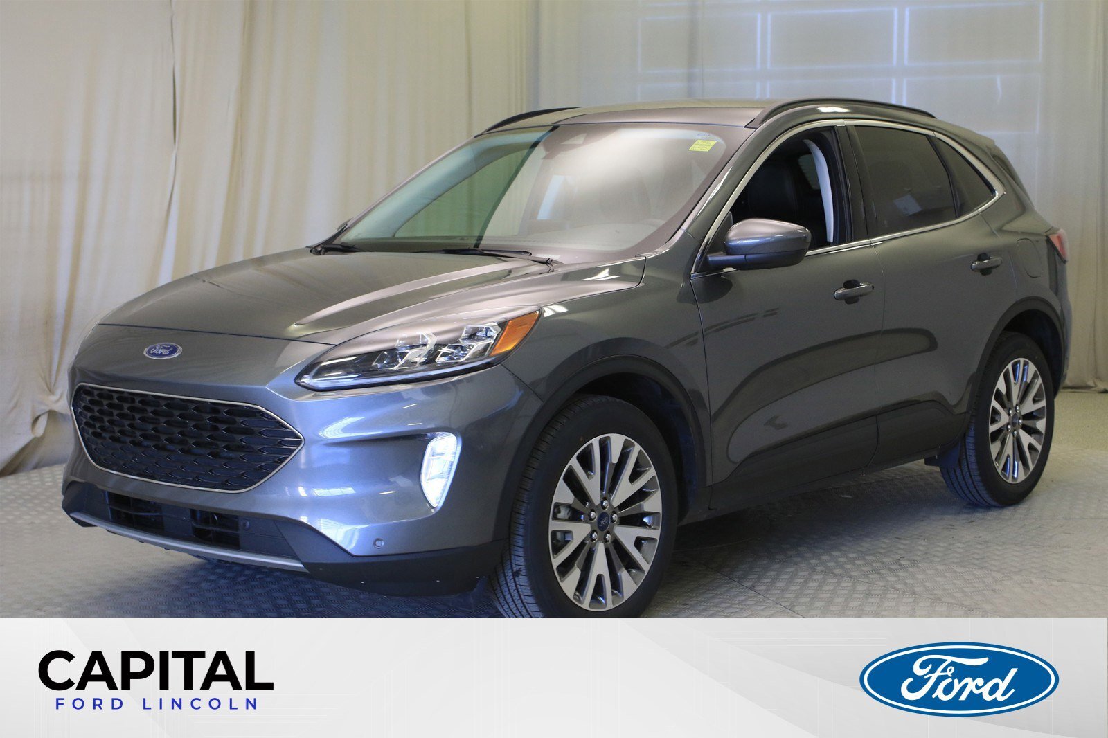 2022 Ford Escape Titanium AWD **Leather, Heated Seats, Foot Activat