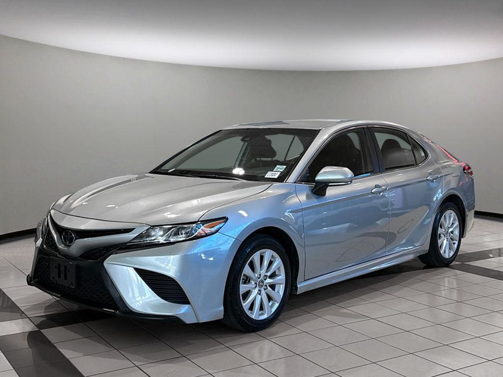 2020 Toyota Camry SE - NO ACCIDENTS / LOCAL / NO FEES