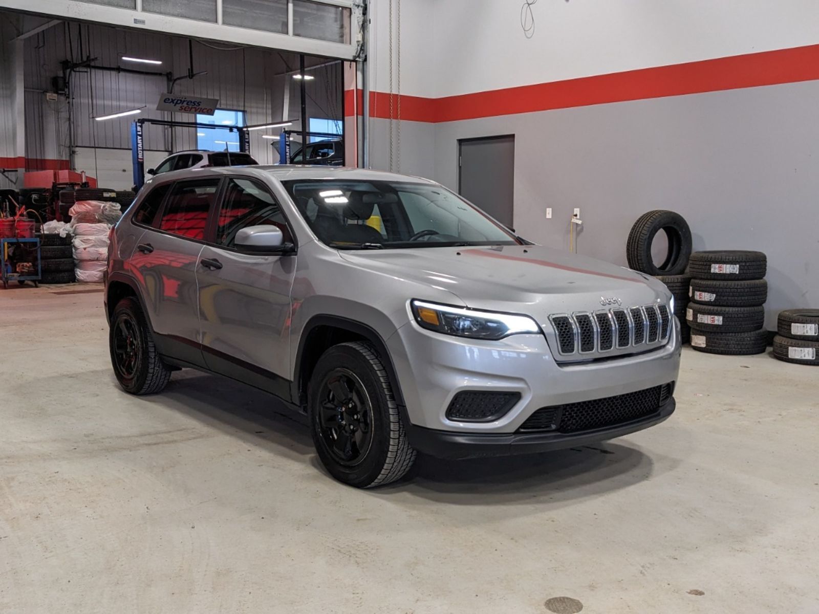 2019 Jeep Cherokee Sport