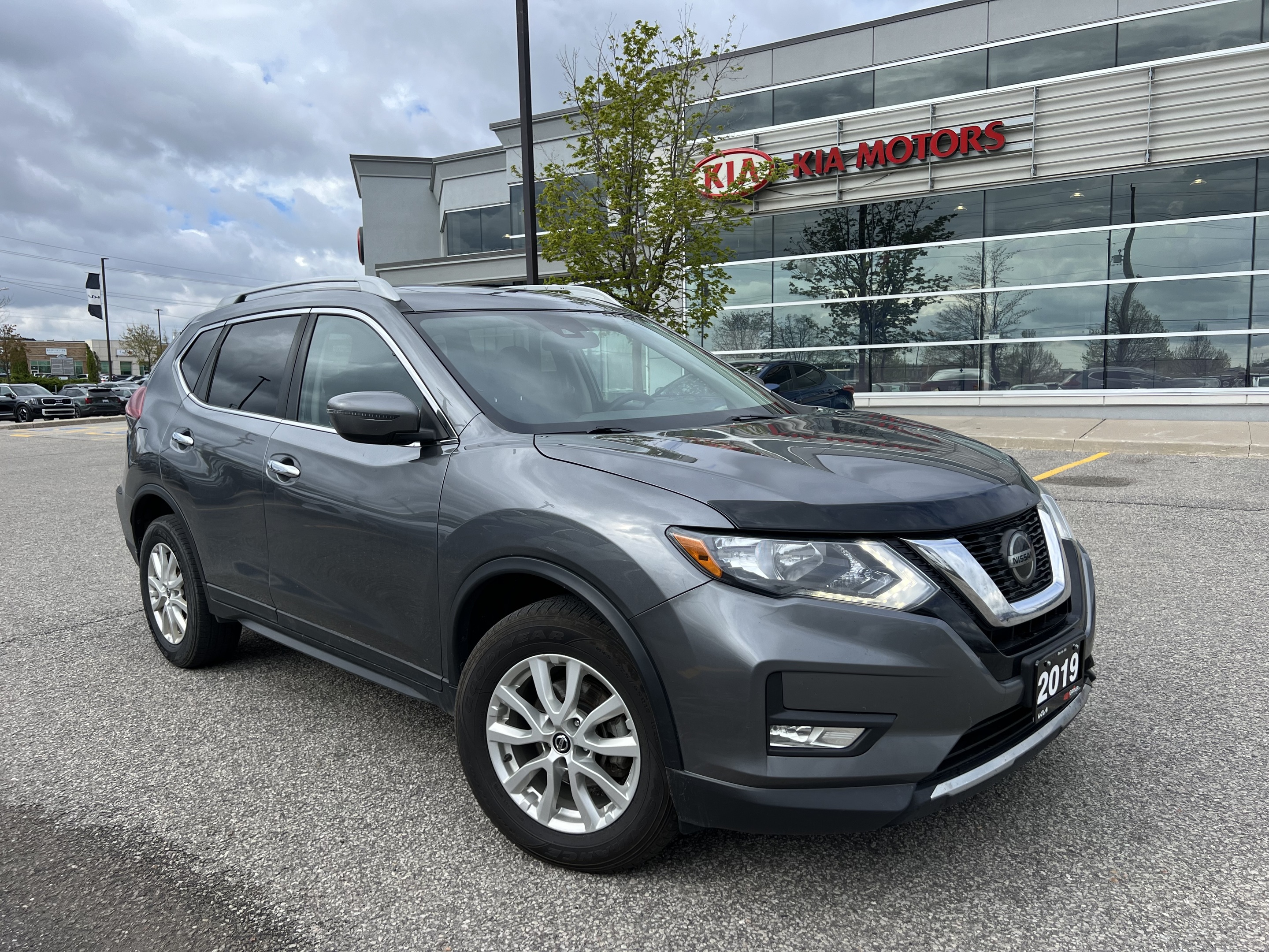 2019 Nissan Rogue SV | AWD | PANORAMIC SUNROOF | TOUCHSCREEN | BLIND