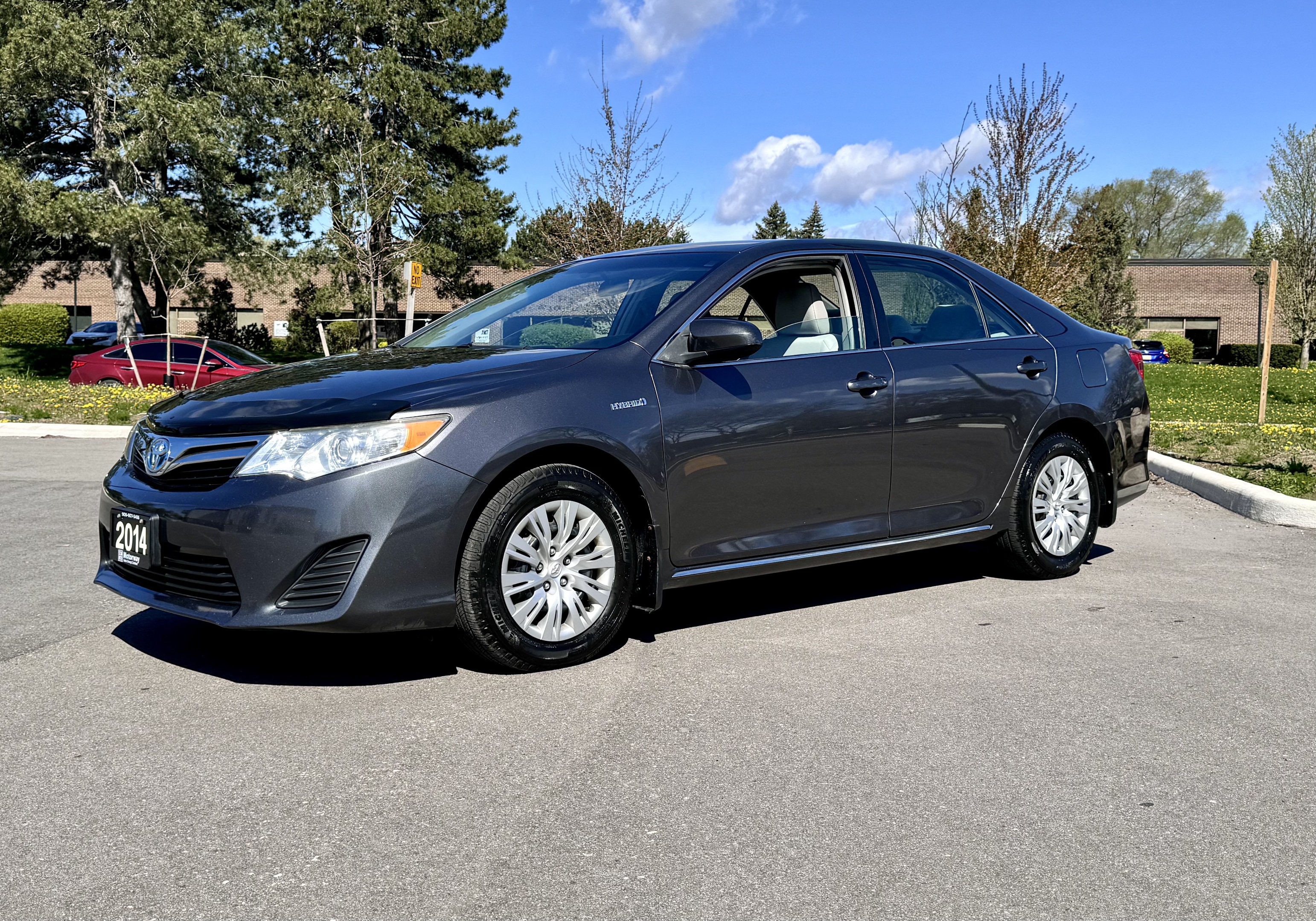 2014 Toyota Camry Hybrid 4dr Sdn LE