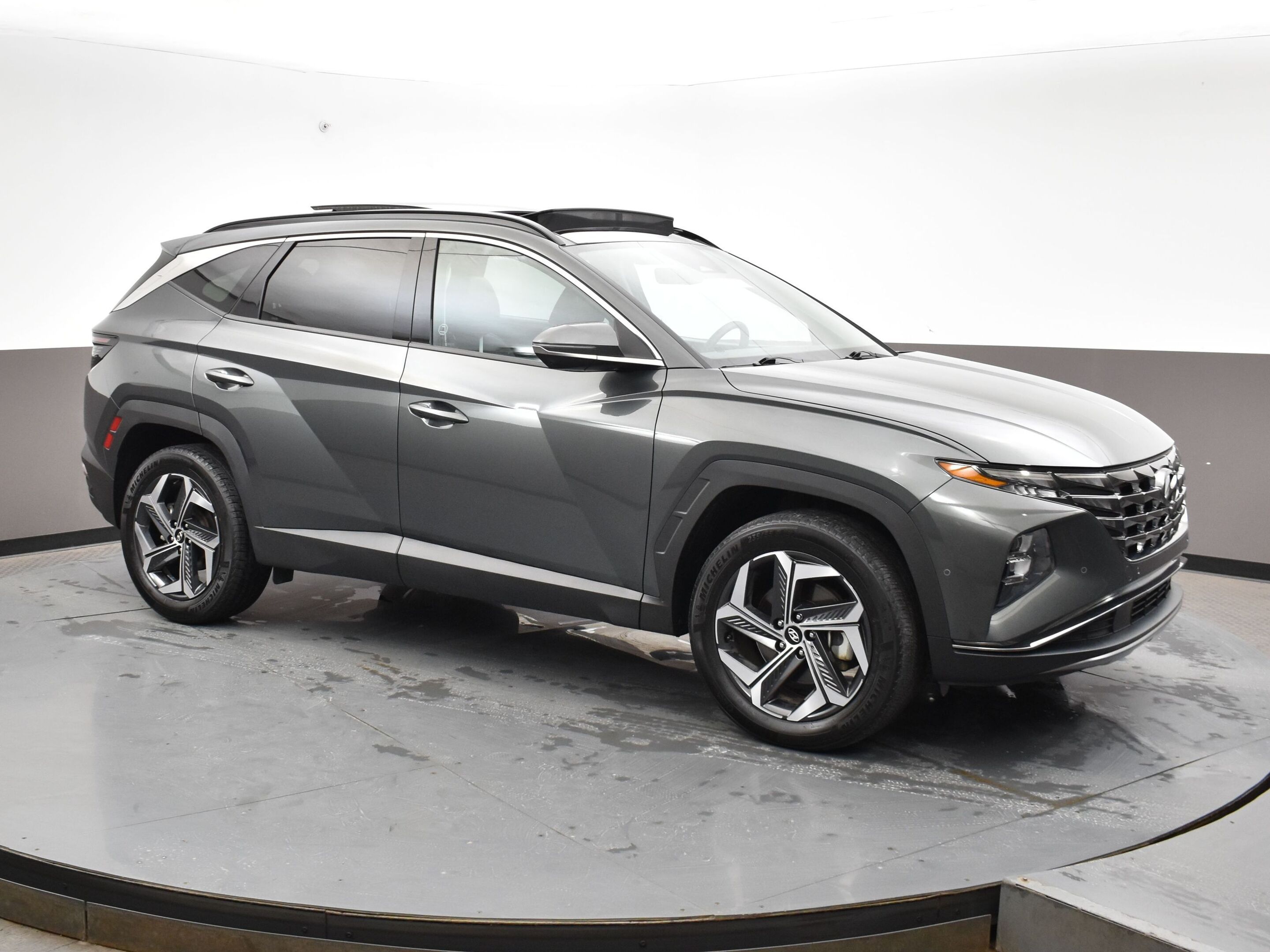 2023 Hyundai Tucson Hybrid Ultimate AWD !!! Navigation, Leather, Panoramic Ro