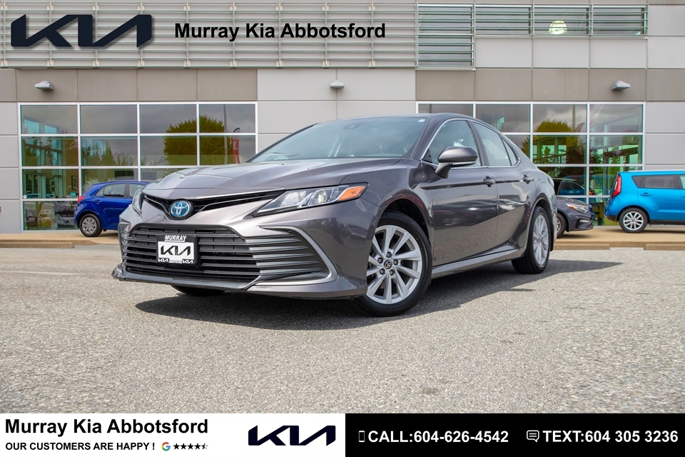 2022 Toyota Camry Hybrid Low km! Hybrid! Cheapest in Canada!