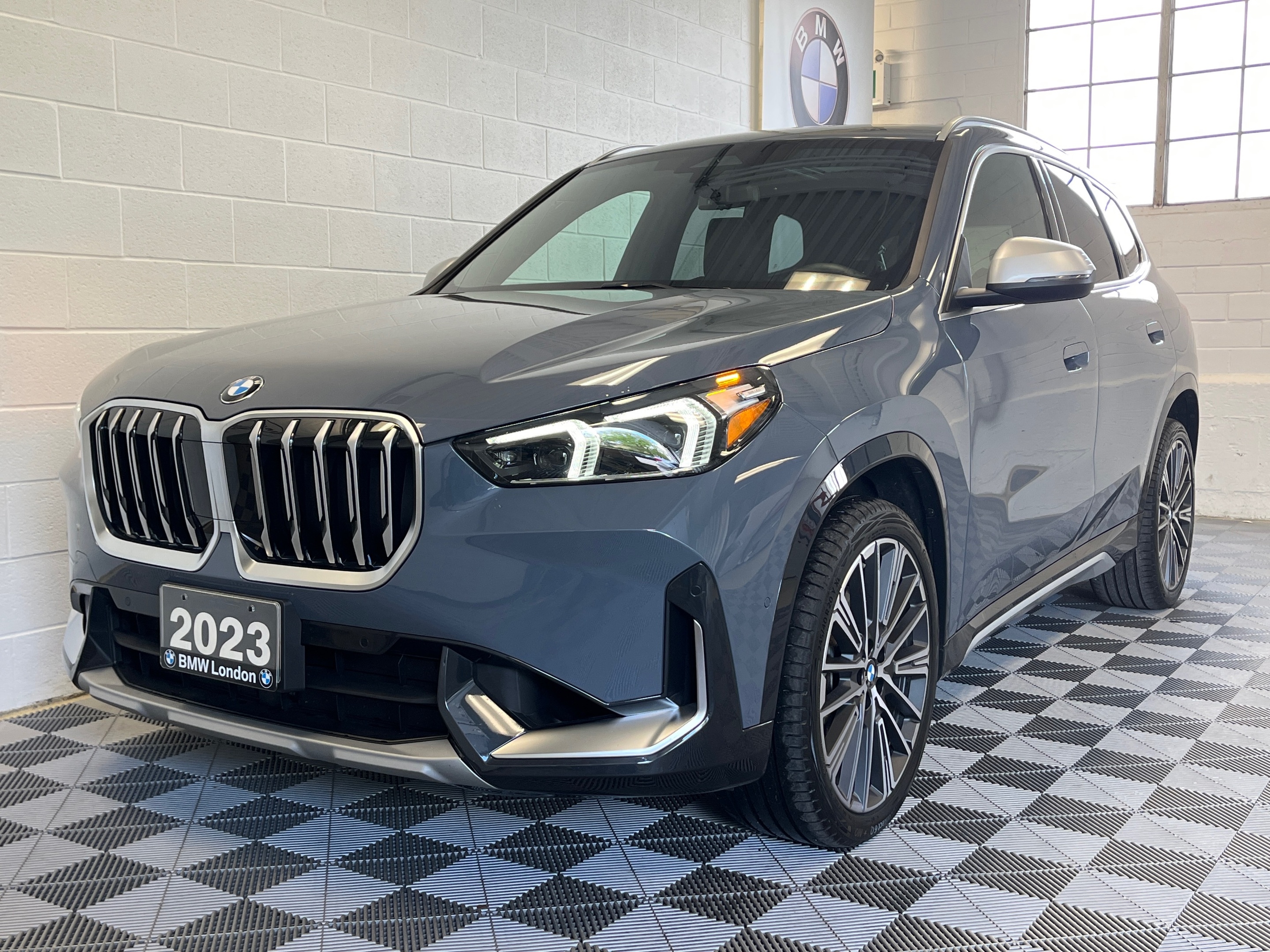 2023 BMW X1 TOW PKG | ESSENTIAL  |  Comfort Access, Heated Ste