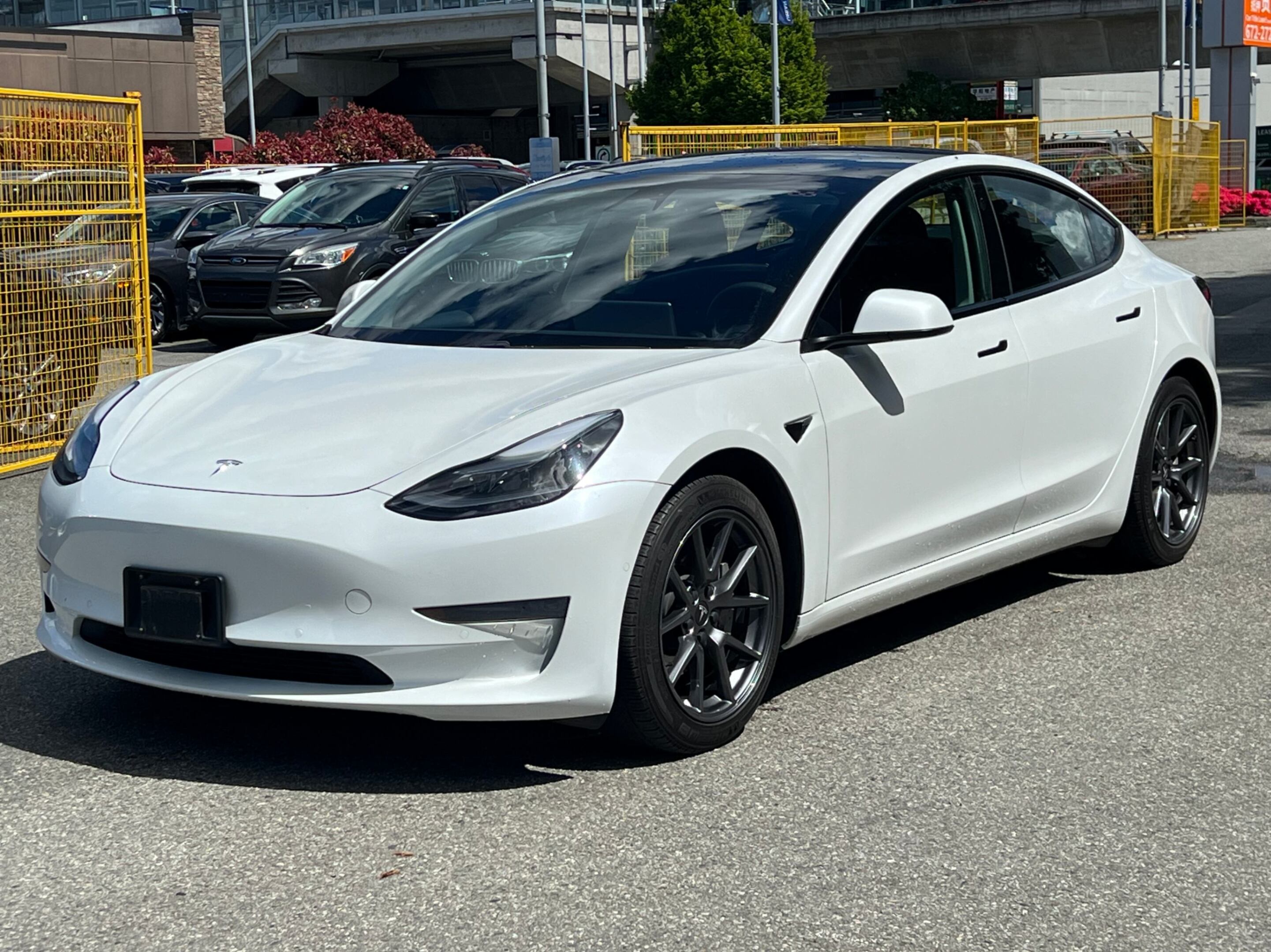 2021 Tesla Model 3 Standard Range Plus RWD/ BC LOCAL CAR/ NO ACCIDENT