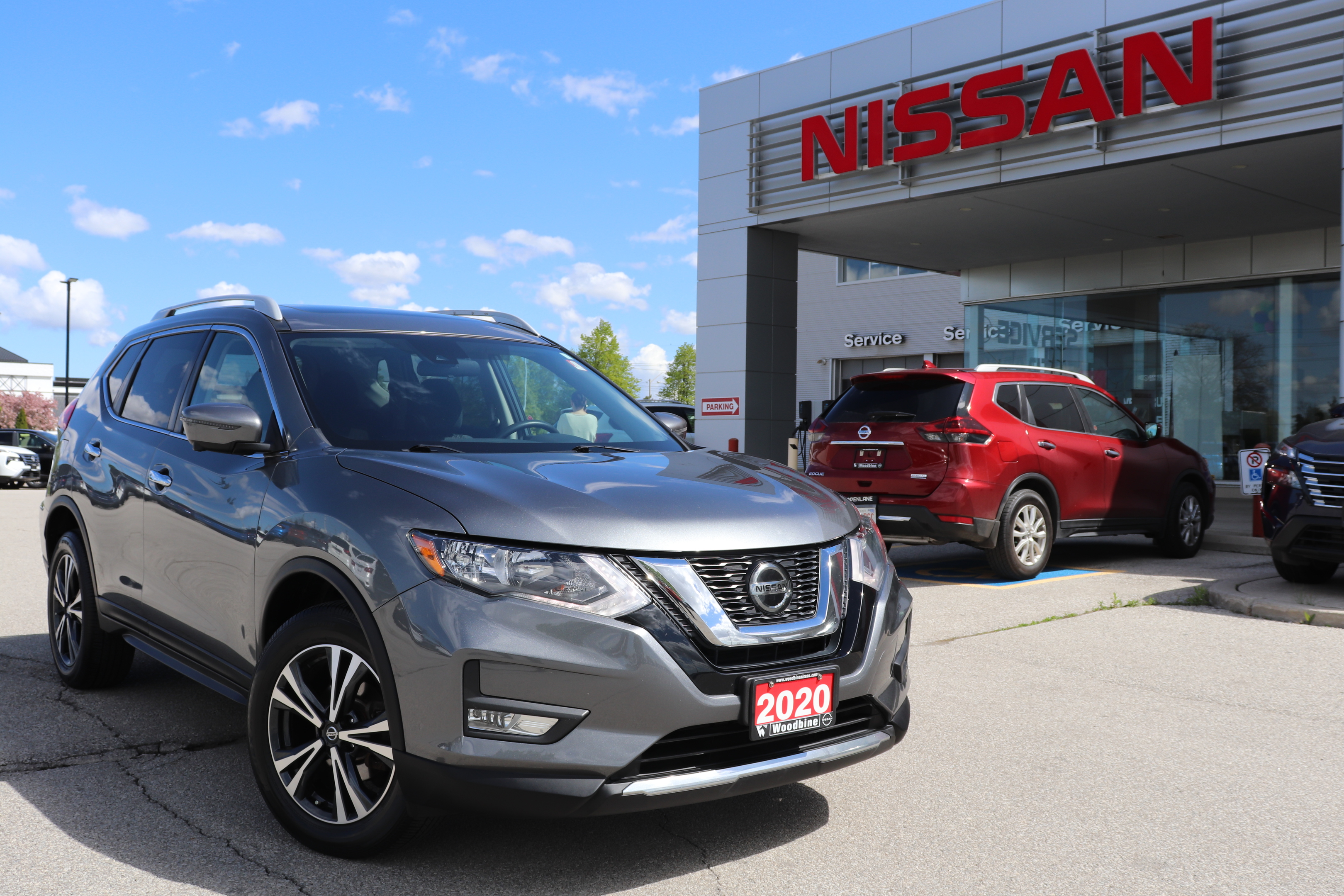 2020 Nissan Rogue SV TECHNOLOGY PACKAGE|1 OWNER OFF LEASE|LOW KMS!