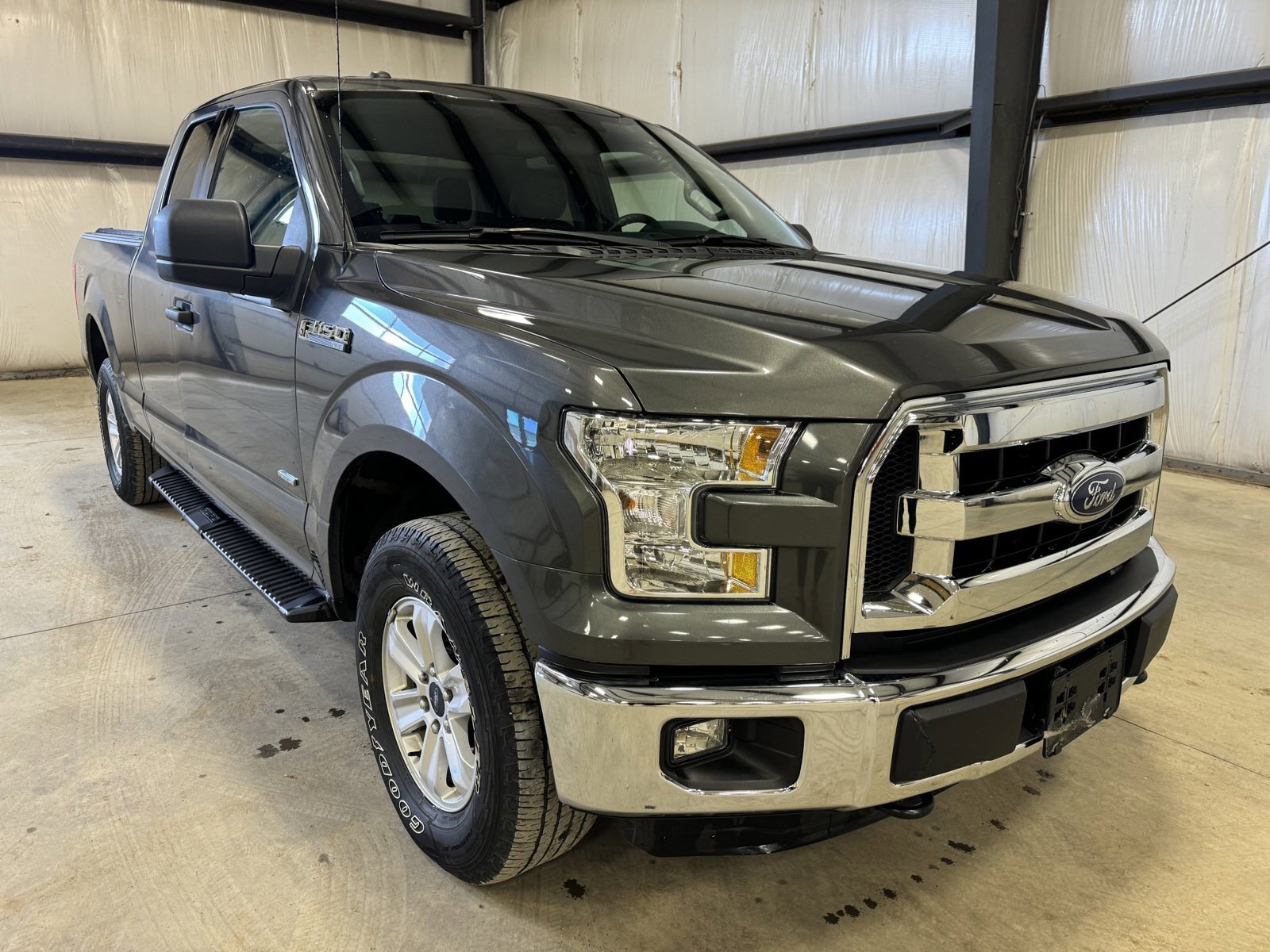 2015 Ford F-150 XLT | 4x4 |  One Owner | Low KM's | Roll Top Tonne