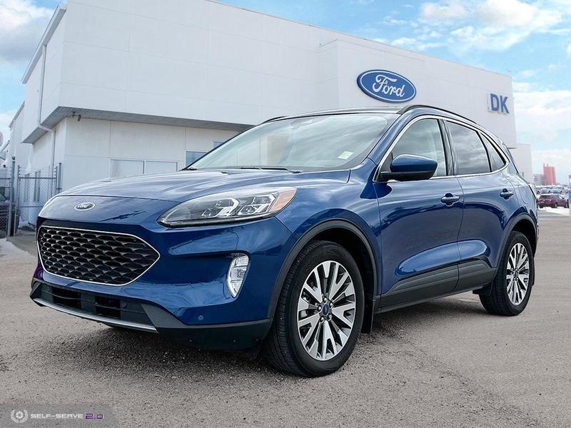2022 Ford Escape Titanium AWD  w/Leather, Moonroof, Nav, and More!