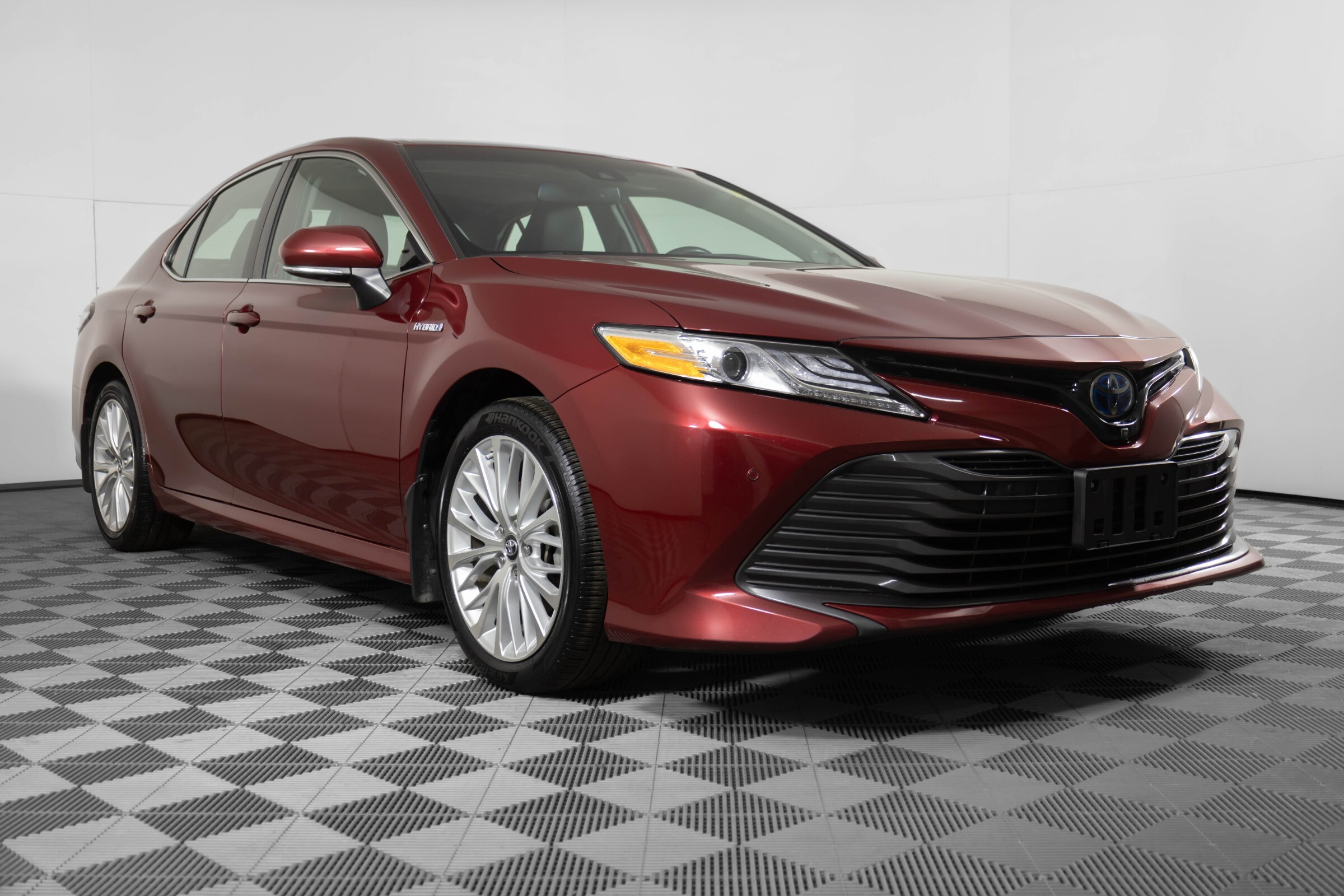 2019 Toyota Camry Hybrid XLE * NAV PWR ROOF PANO VIEW MONITOR JBL AUDIO