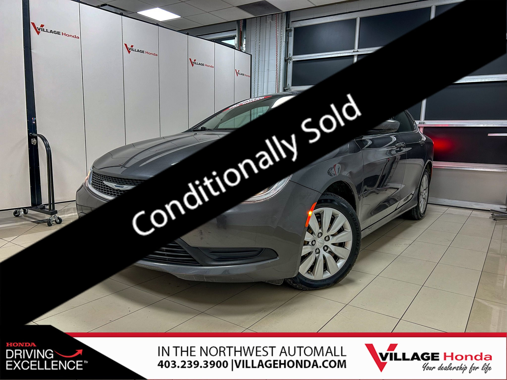 2015 Chrysler 200 LX LOCAL! BLUETOOTH CONNECTION! HEATED FRONT SEATS