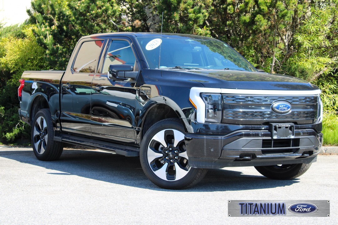 2023 Ford F-150 Lightning Platinum | Locally Owned | Leather Upholstery