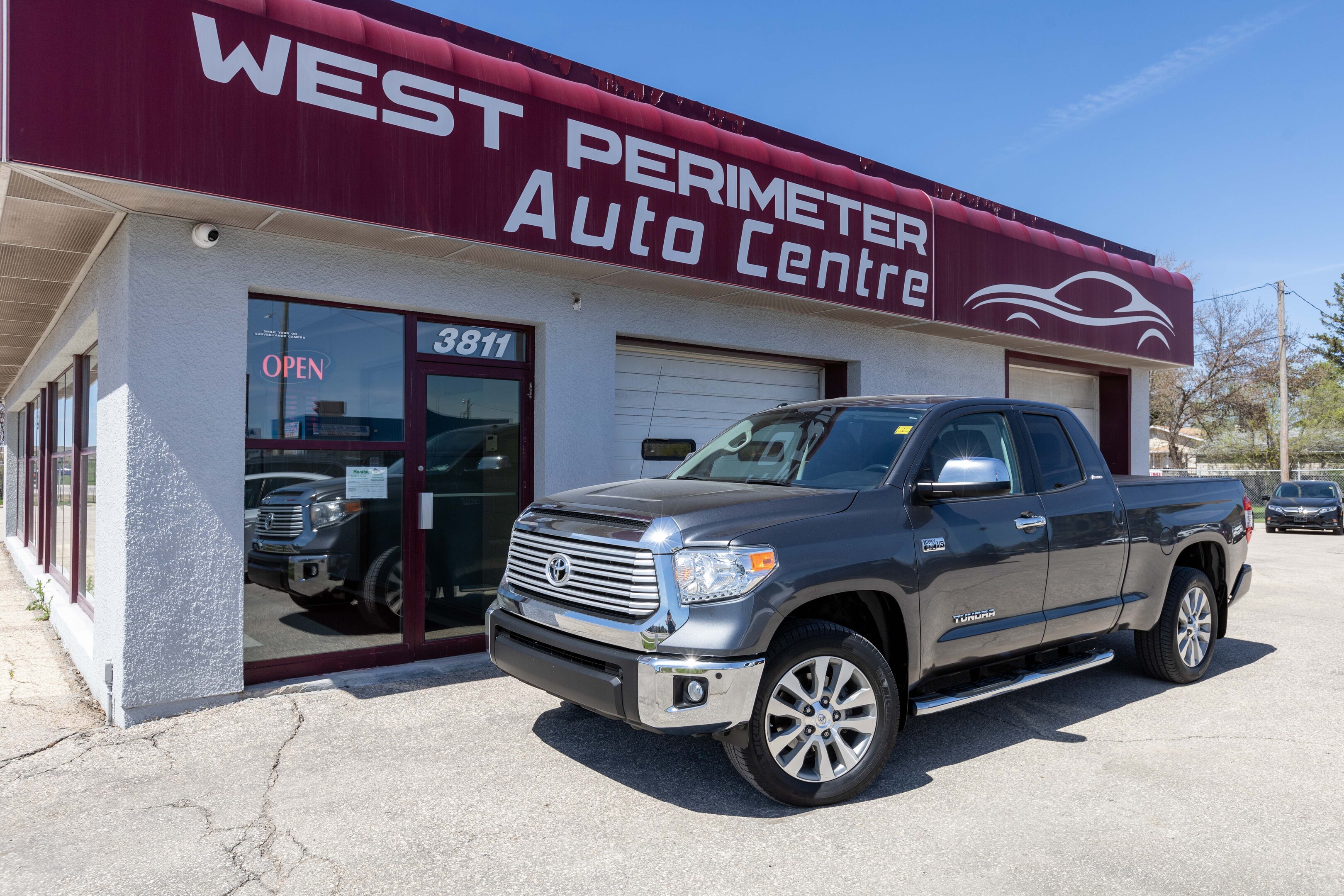 2017 Toyota Tundra 4WD Double Cab   5.7L Limited